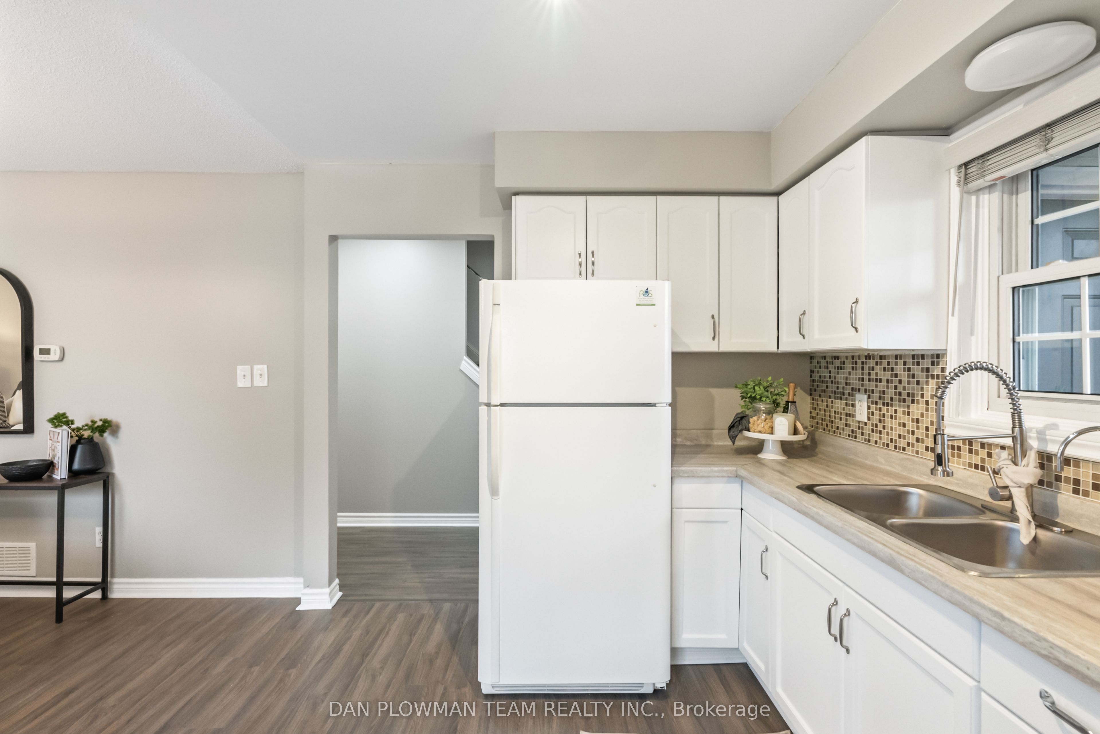 979 Southgate Drive, Oshawa, ON L1H 7Z7