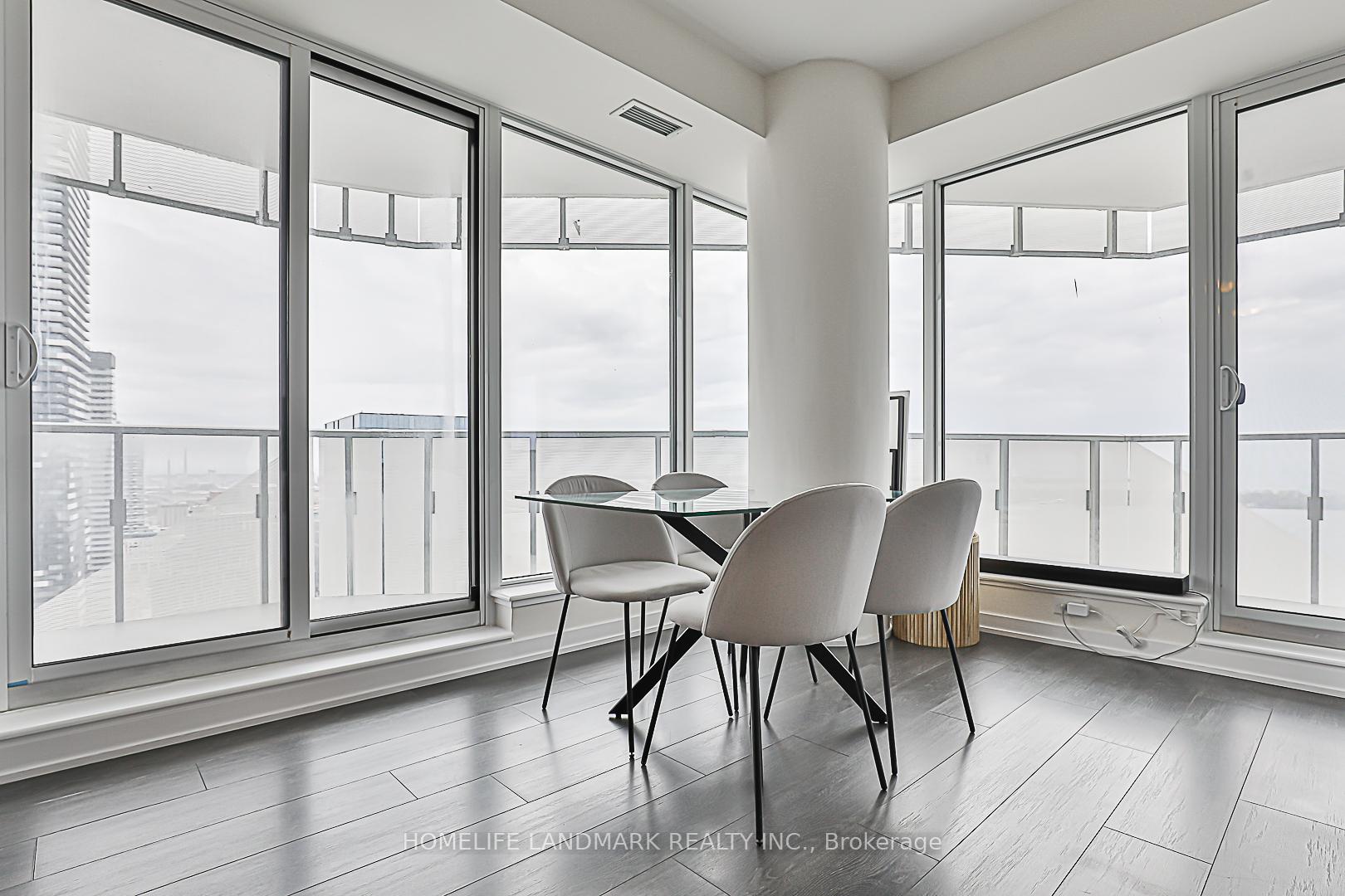 3 Bedrooms Condo at 28 Freeland, Toronto For sale