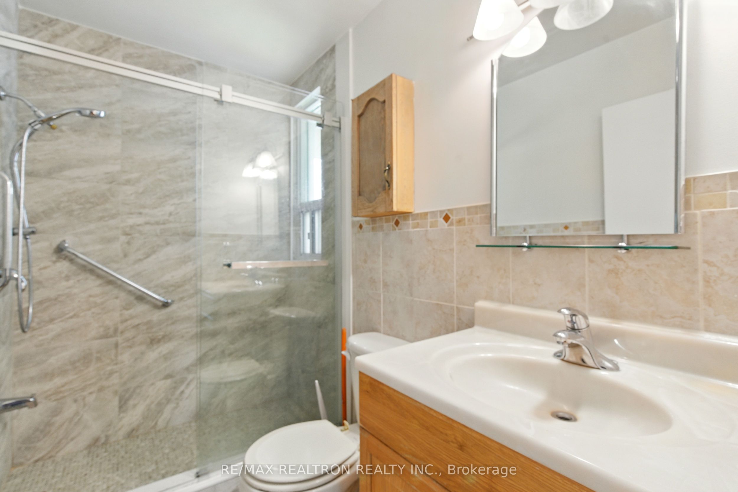 104 Barber Greene Road N, #4