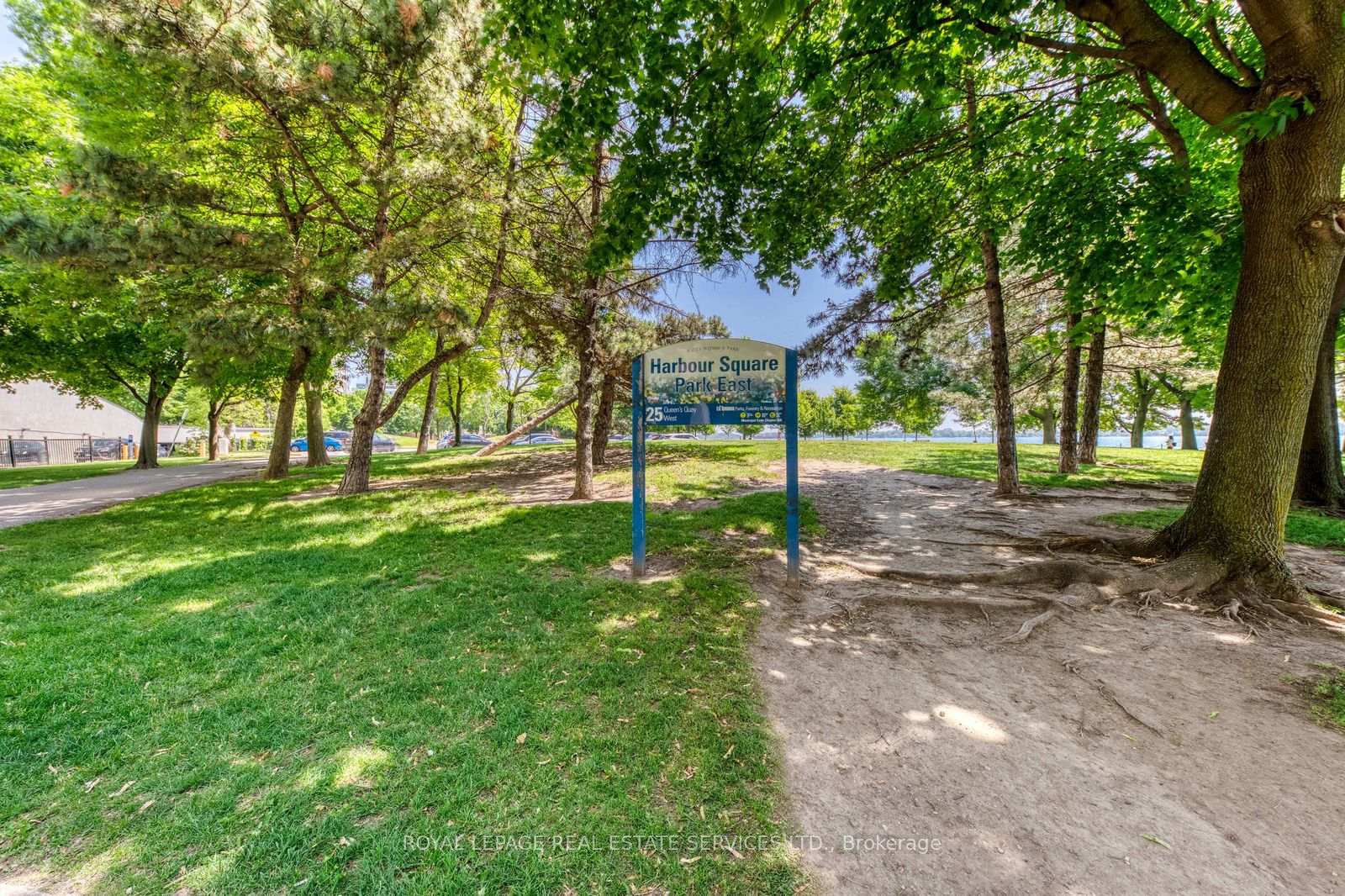 2 Bedrooms Condo at 33 Harbour, Toronto For sale