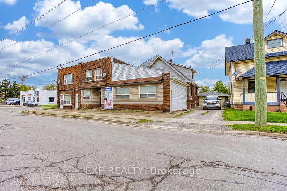 4727-4729 Ferguson Street, Niagara Falls, ON L2E 2Z4