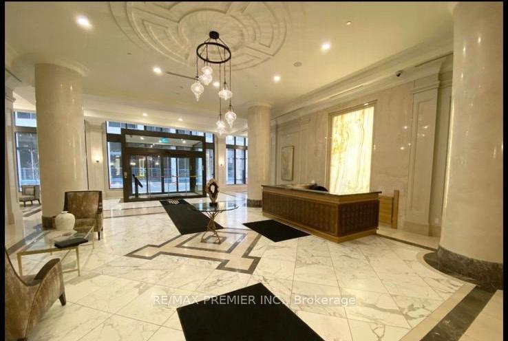 2 Bedrooms Condo at 36 Elm,  Mississauga For sale