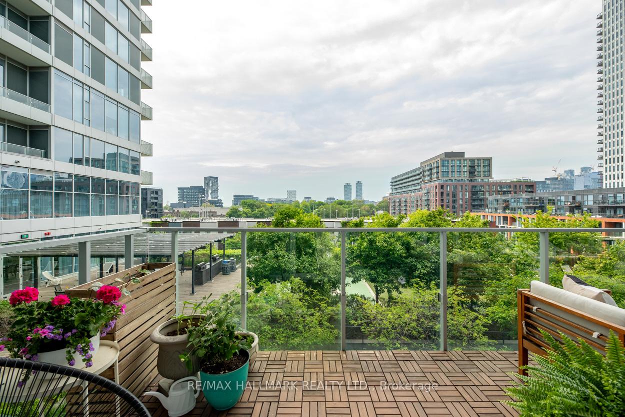 3 Bedrooms Condo at 20 Tubman, Toronto For sale