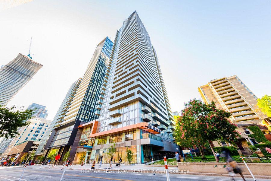2 Bedrooms Condo at 50 Wellesley, Toronto For sale