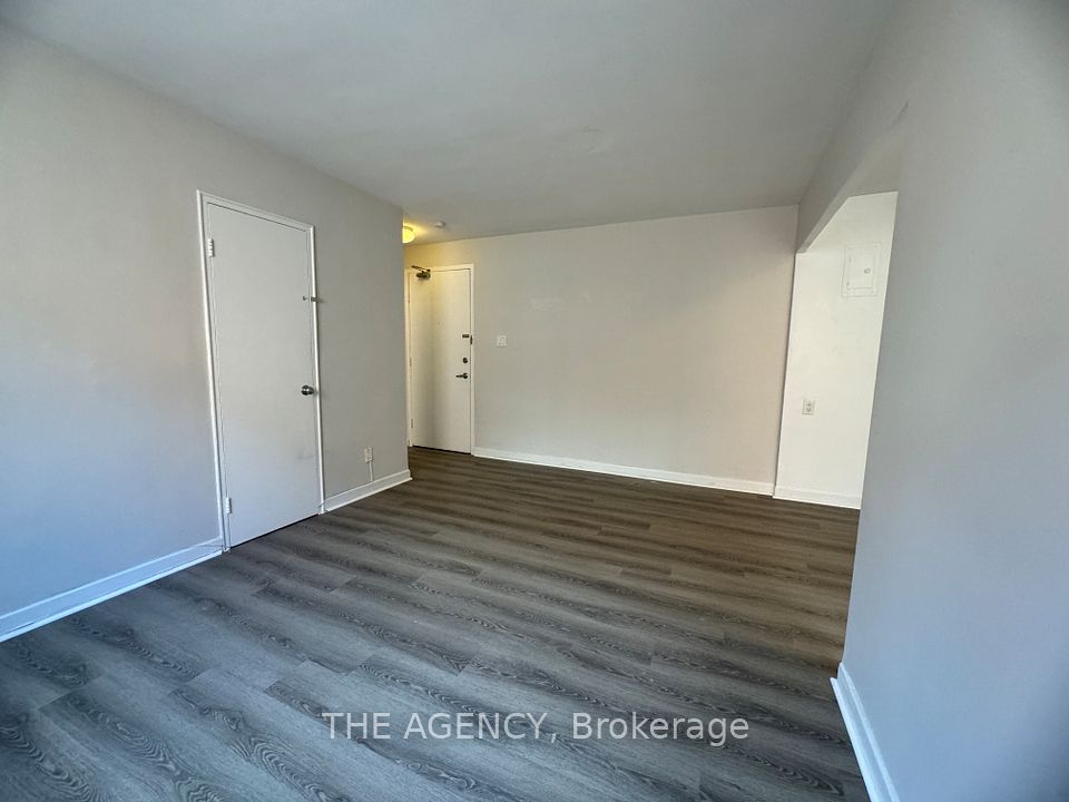 852 Broadview