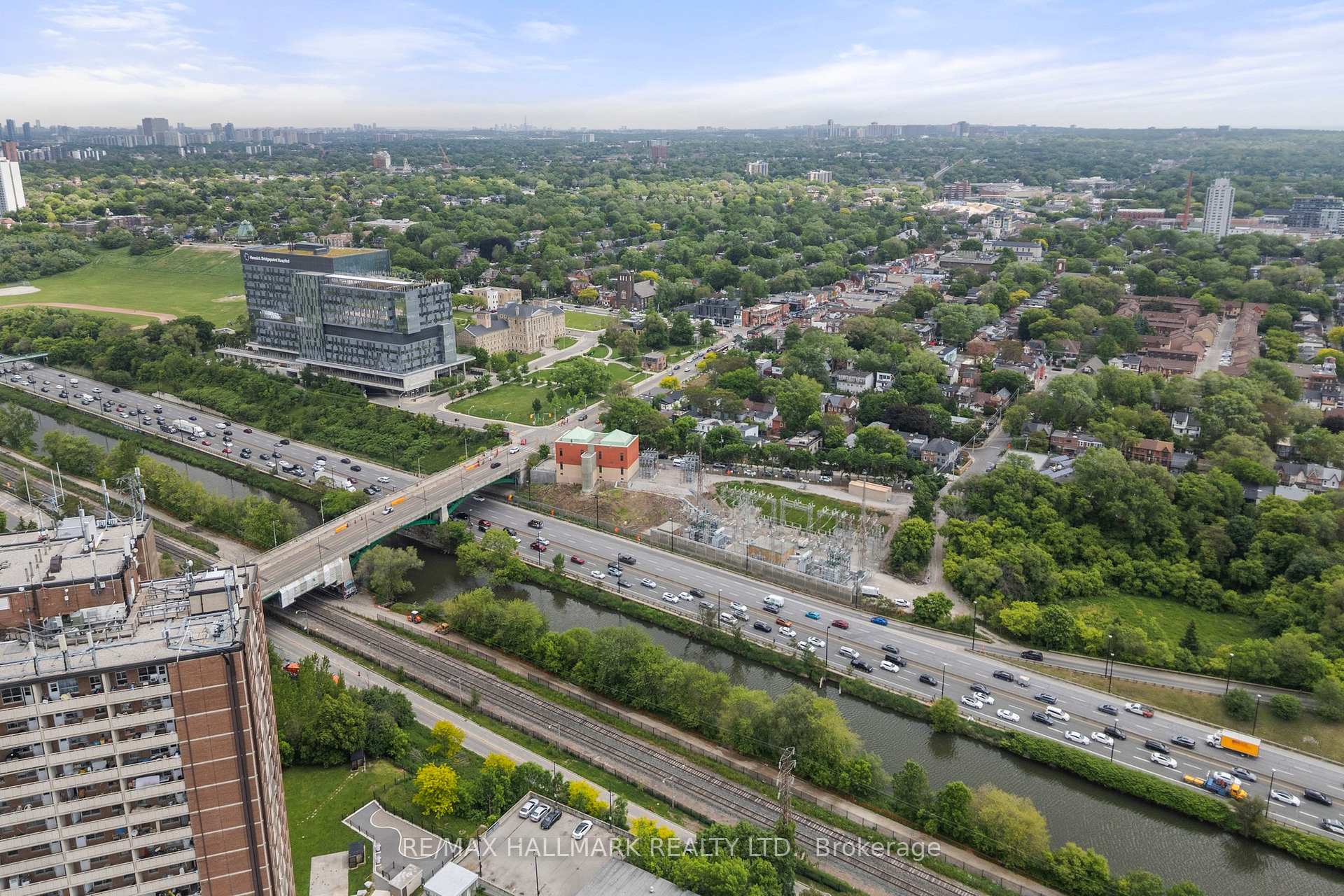 4 Bedrooms Condo at 130 River, Toronto For sale