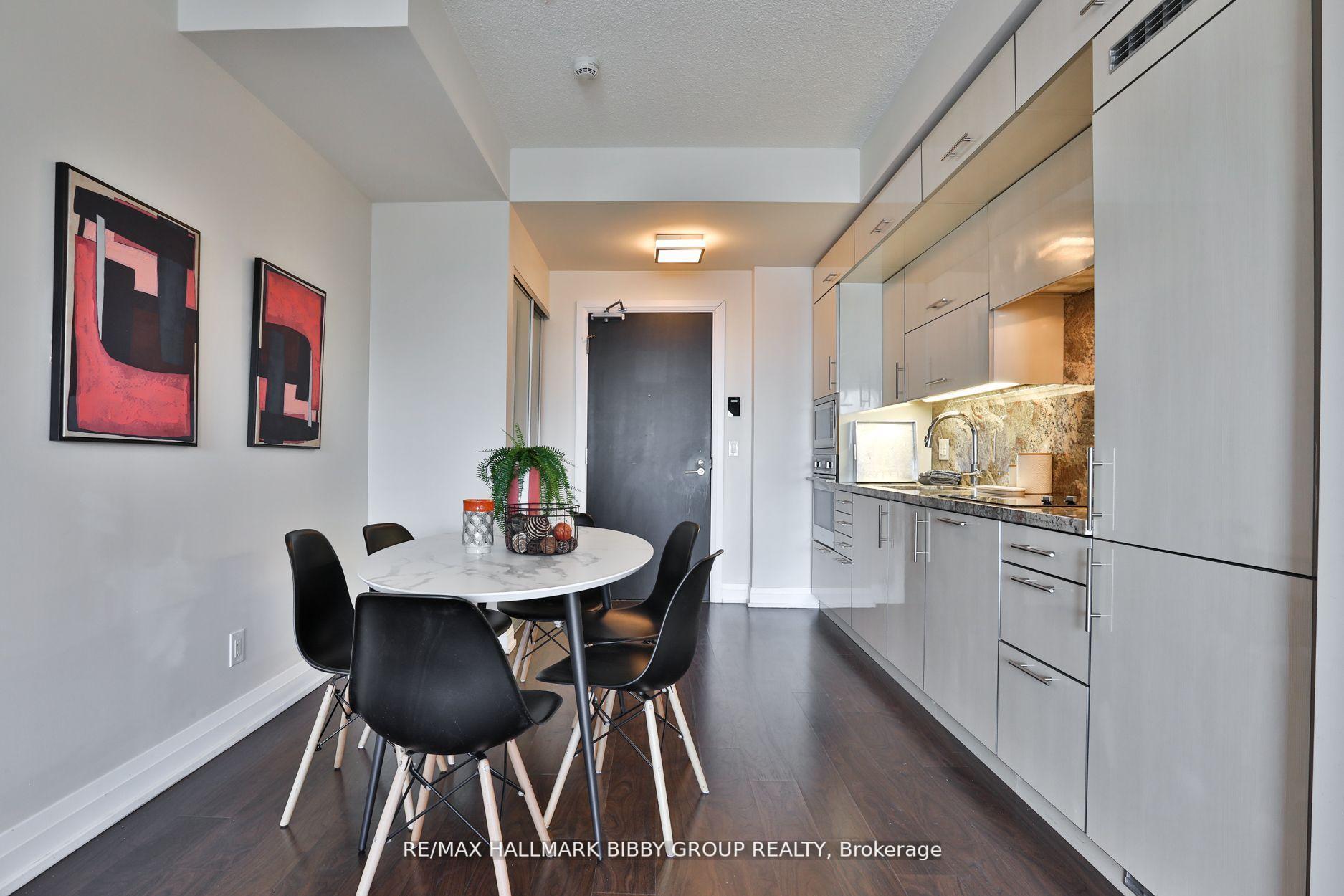 2 Bedrooms Condo at 2 Anndale, Toronto For sale