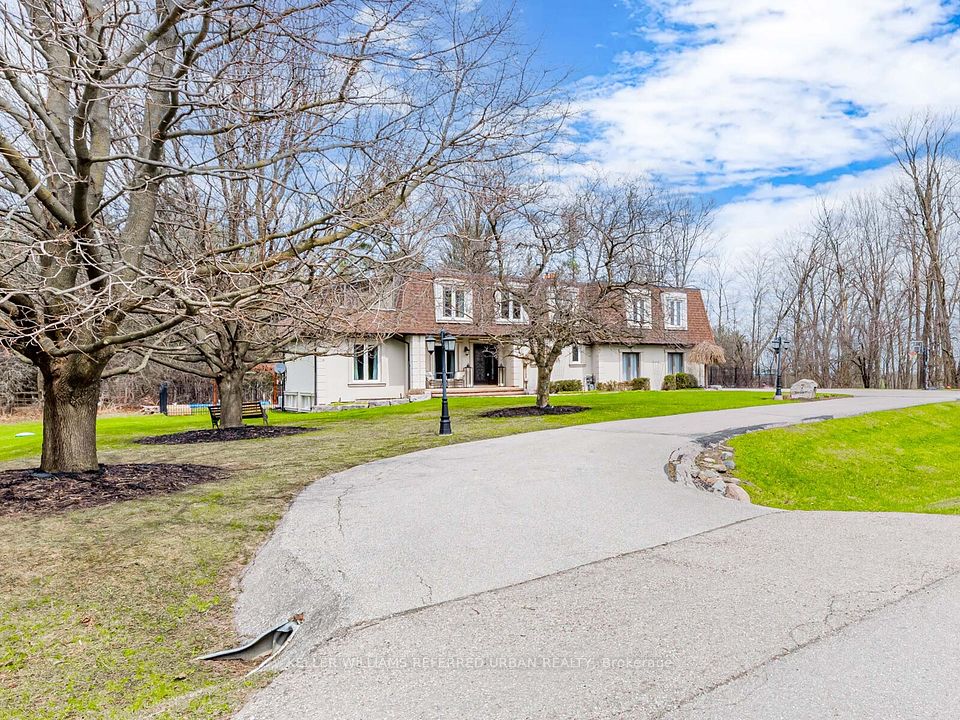 7 Houdini Way, Aurora, ON L4G 6X1