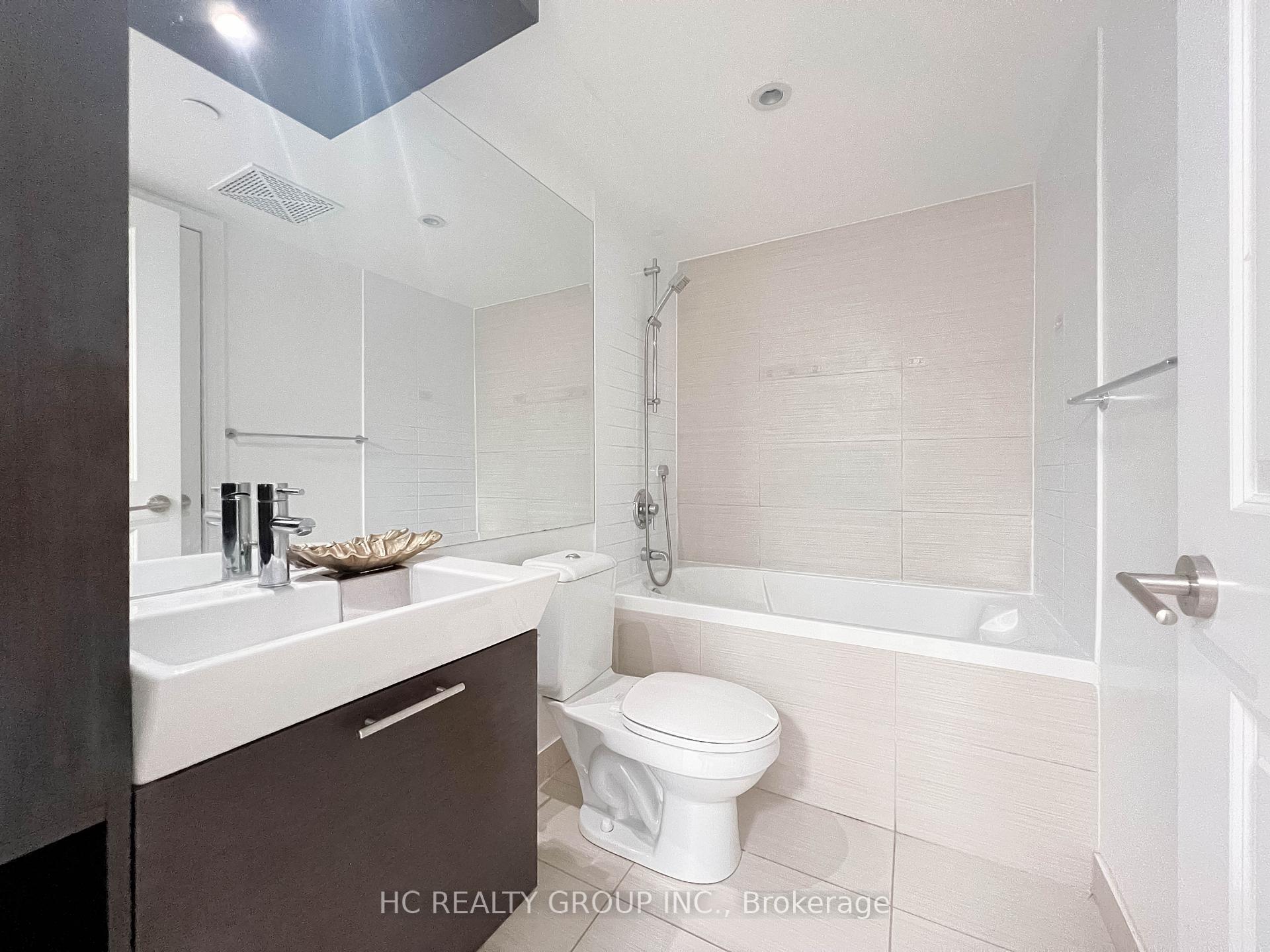 1 Bedroom Condo at 386 Yonge, Toronto For sale