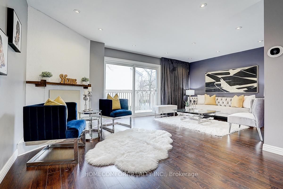 3 Bedrooms Condo at 68 Maris Shepway, Toronto For sale