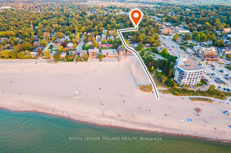 12 Woodward Avenue, Lambton Shores, ON N0M 1T0