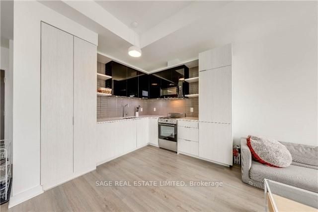 #711 - 6 Parkwood Avenue, Toronto, ON M4V 2W8
