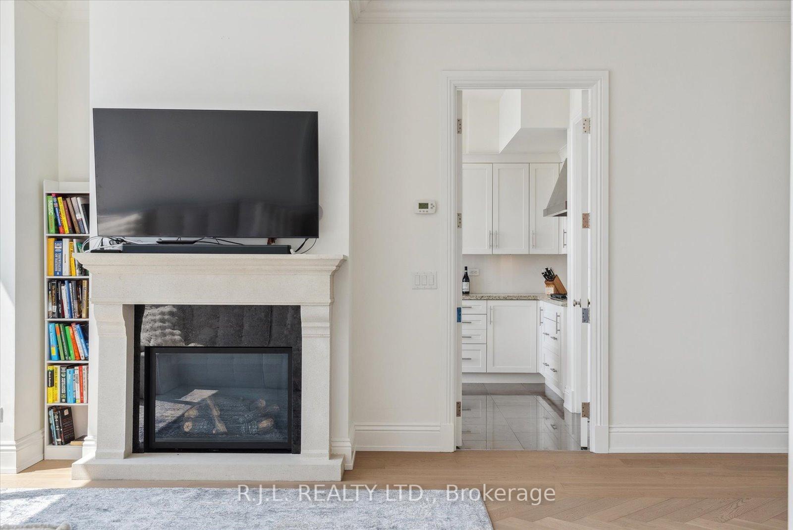1 Bedroom Condo at 183 Wellington, Toronto For sale