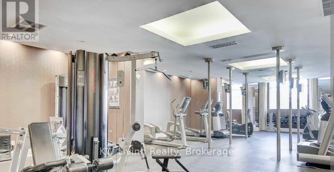2 Bedrooms Condo at 15 Greenview, Toronto For sale