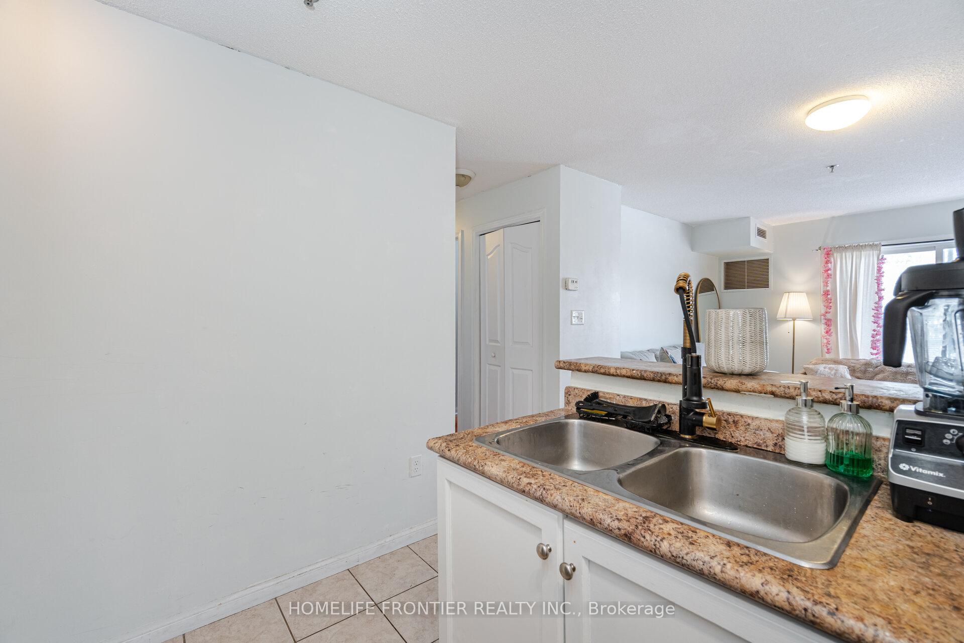 2 Bedrooms Condo at 5225 Finch,  Toronto For sale