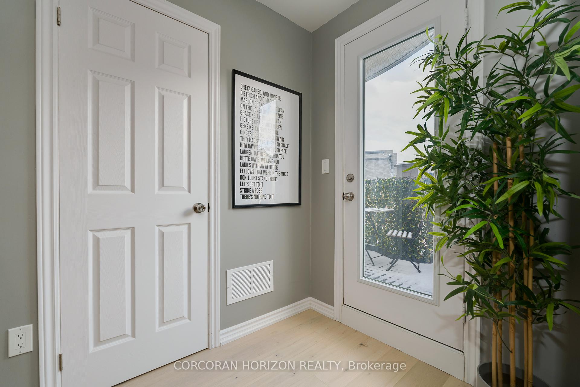 3 Bedrooms Condo at 11 Eaton Park, Toronto For sale