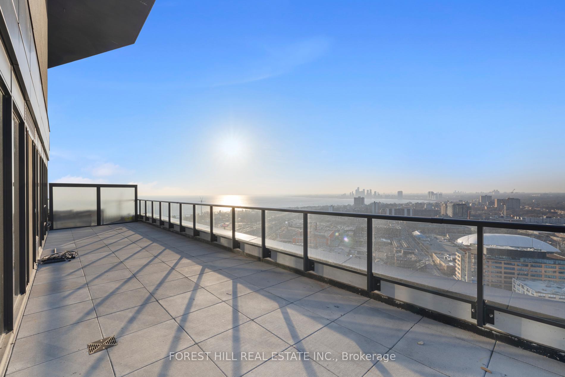 3 Bedrooms Condo at 135 East Liberty, Toronto For sale