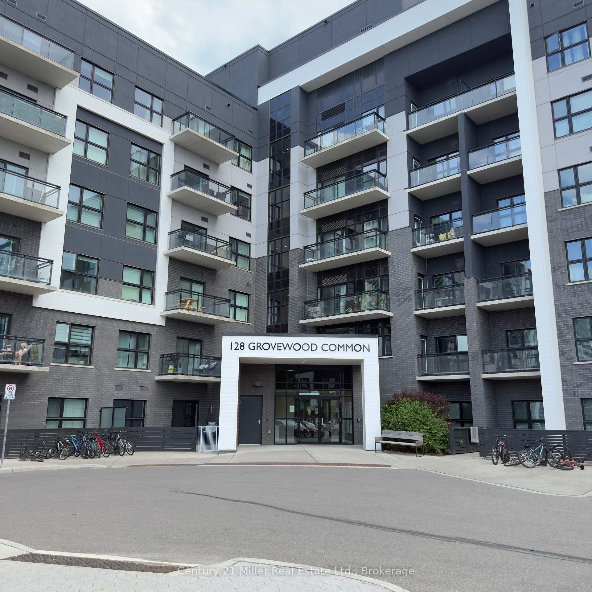 2 Bedrooms Condo at 128 Grovewood, Oakville For sale