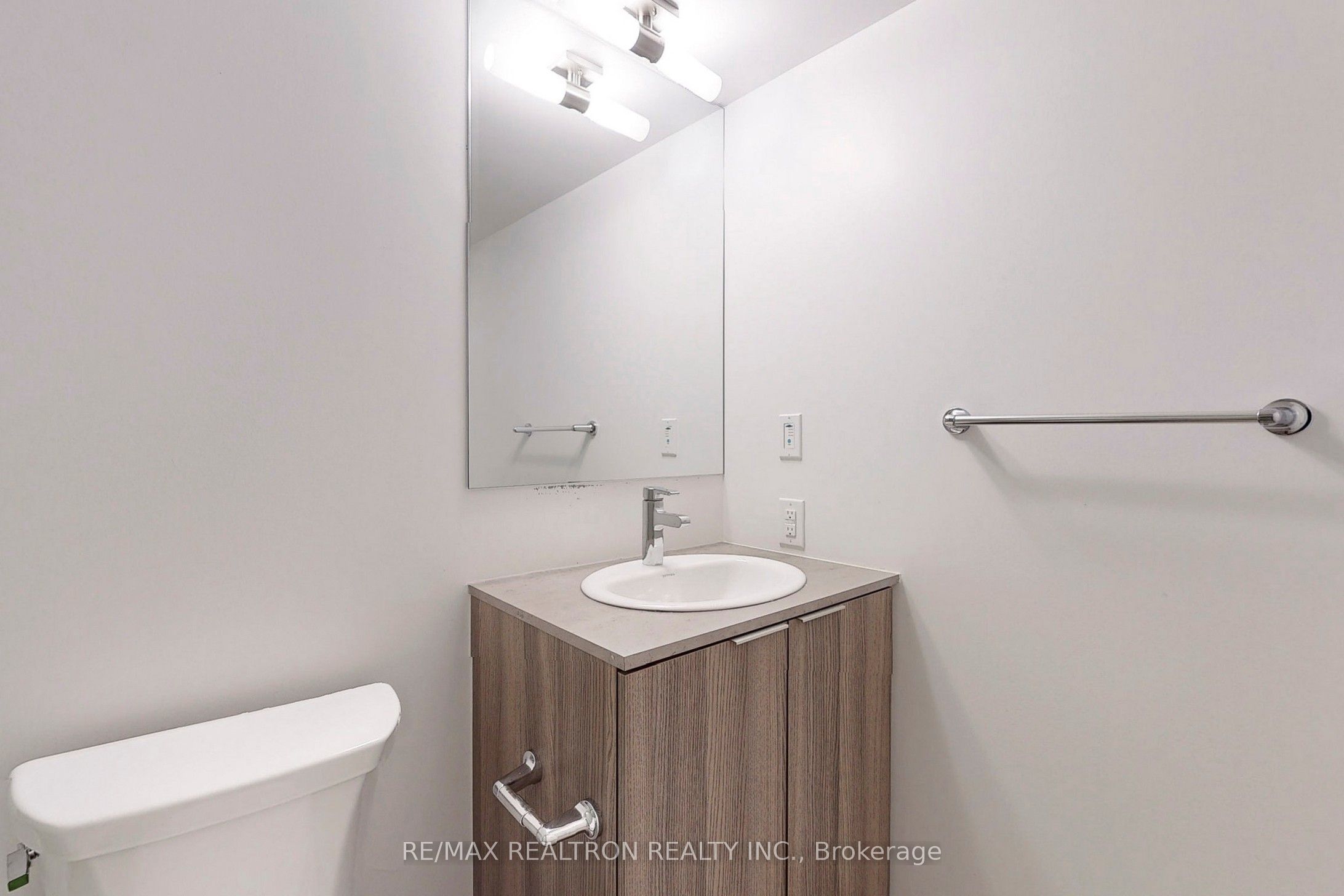 955 Bay Street, #1709