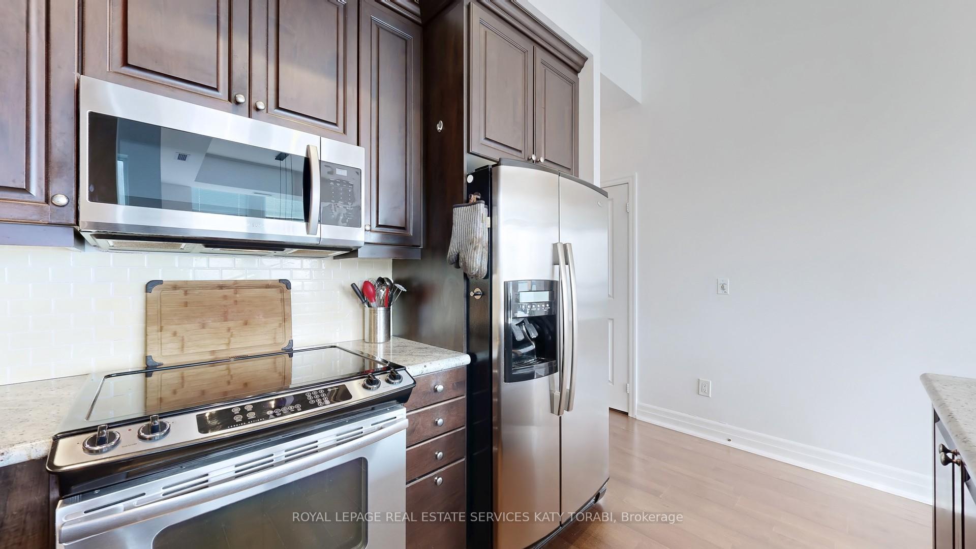3 Bedrooms Condo at 628 Fleet, Toronto For sale