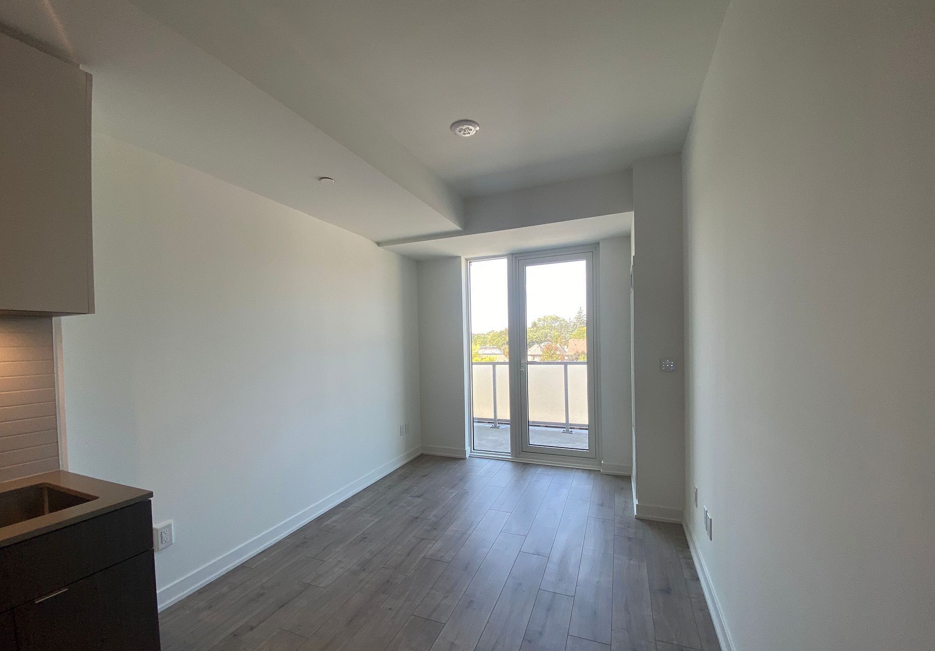 215 Lakeshore Road W 338