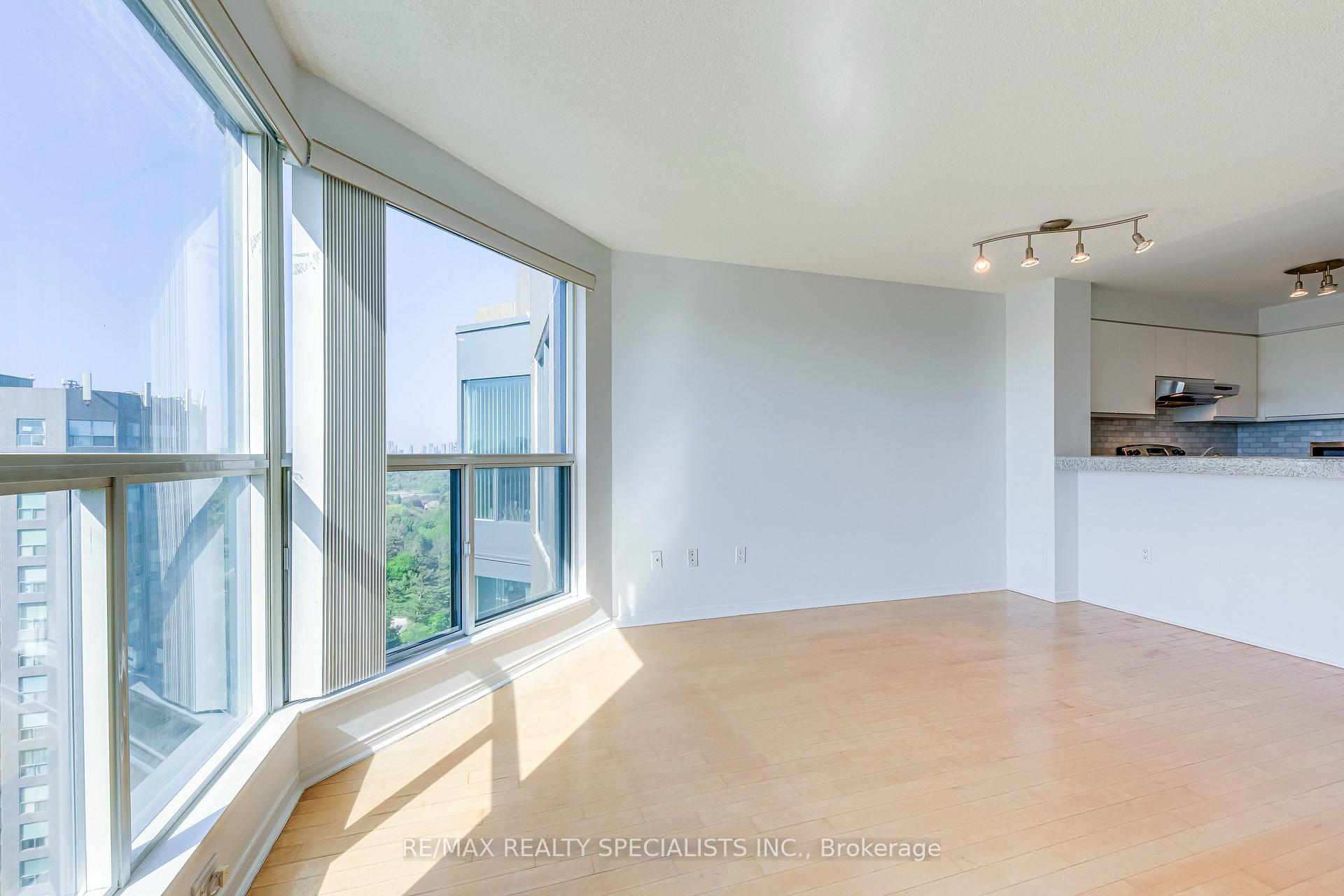 2 Bedrooms Condo at 2177 Burnhamthorpe, Mississauga For sale