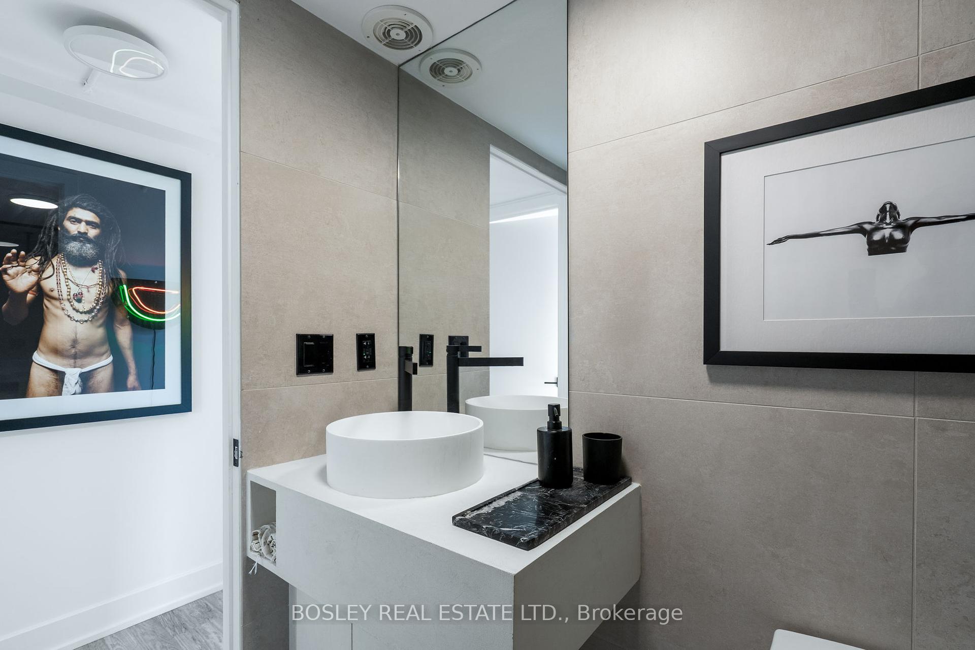 3 Bedrooms Condo at 183 Dovercourt, Toronto For sale