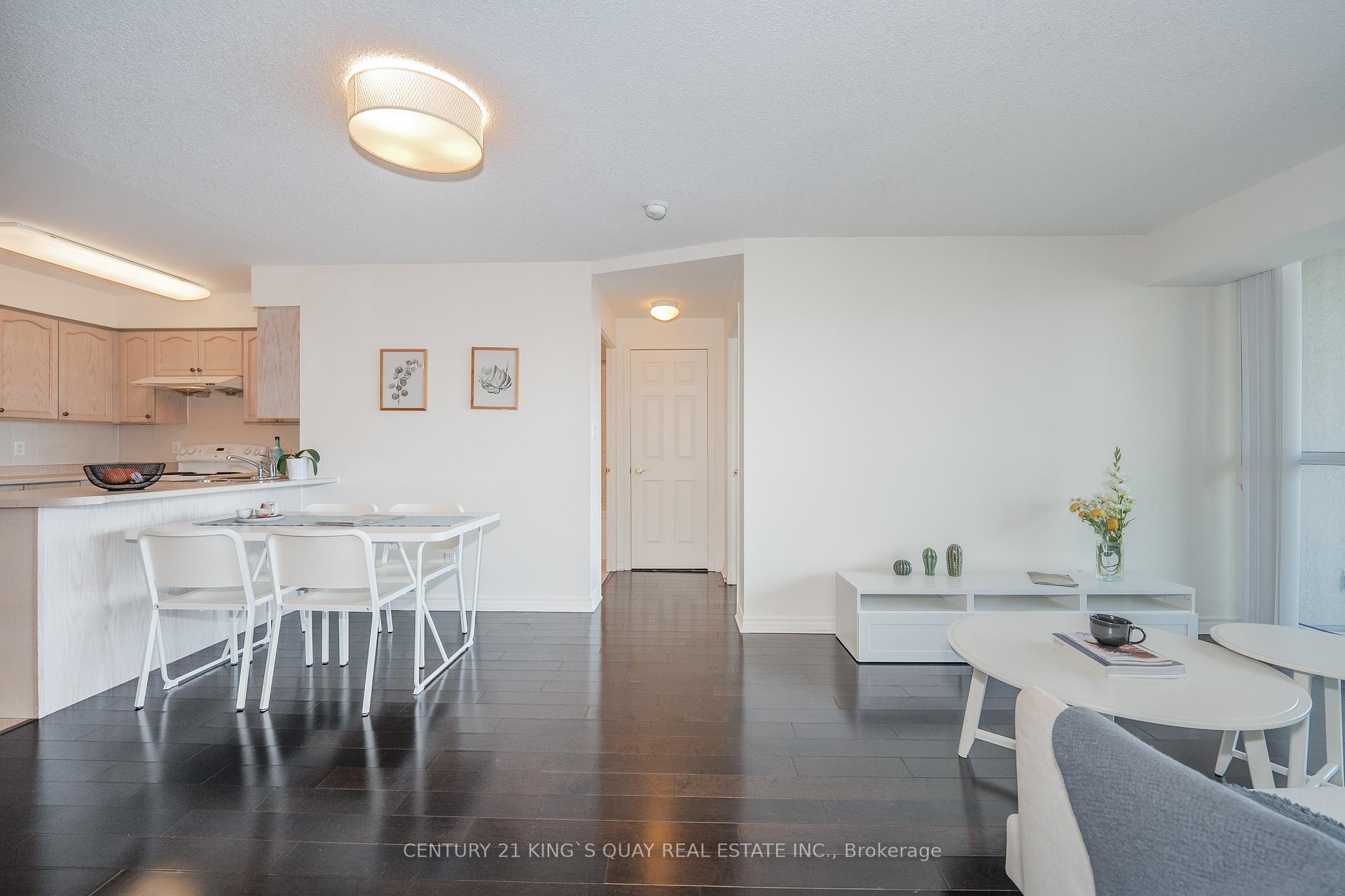 3 Bedrooms Condo at 18 Spring Garden, Toronto For sale