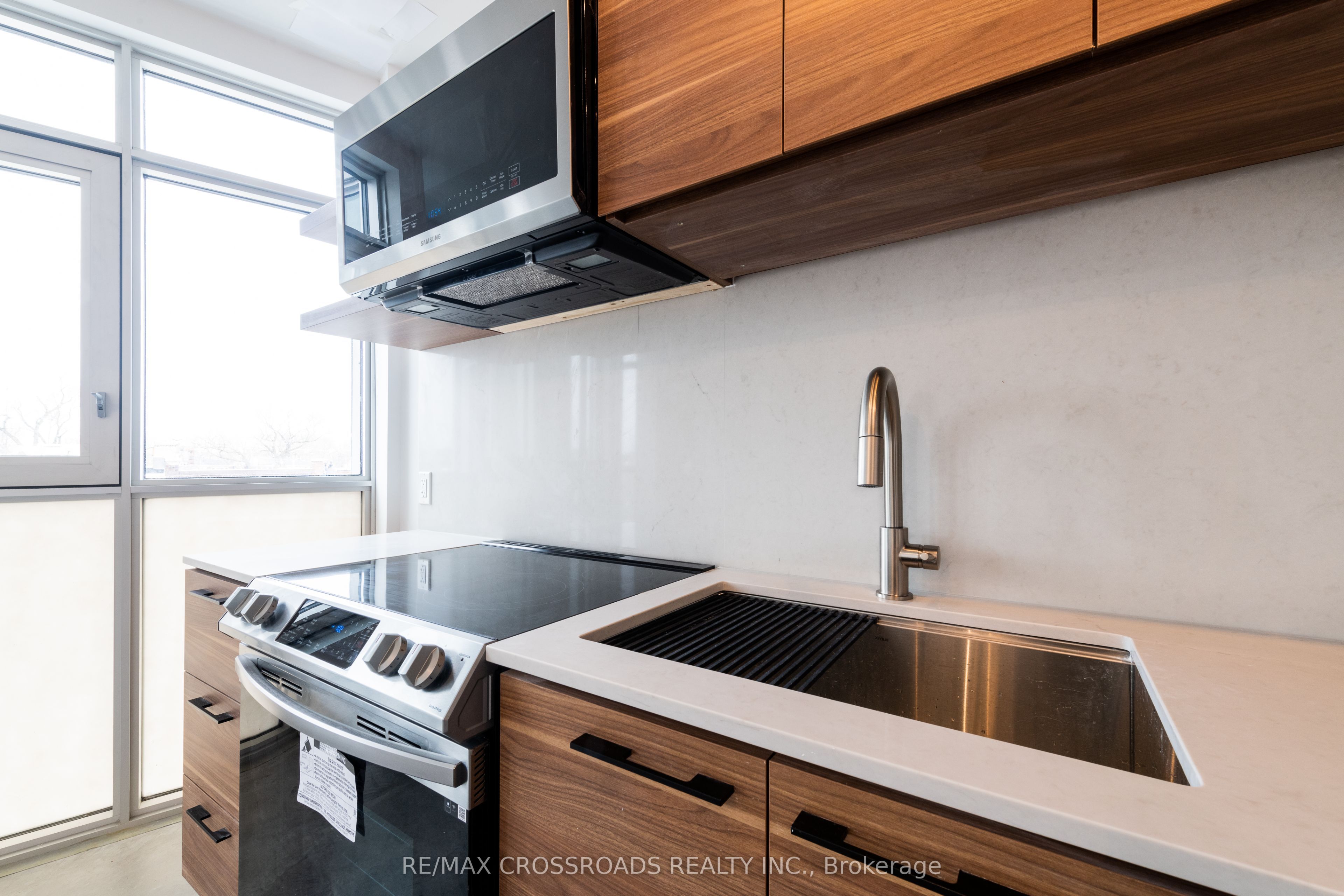 3333 Dundas Street W