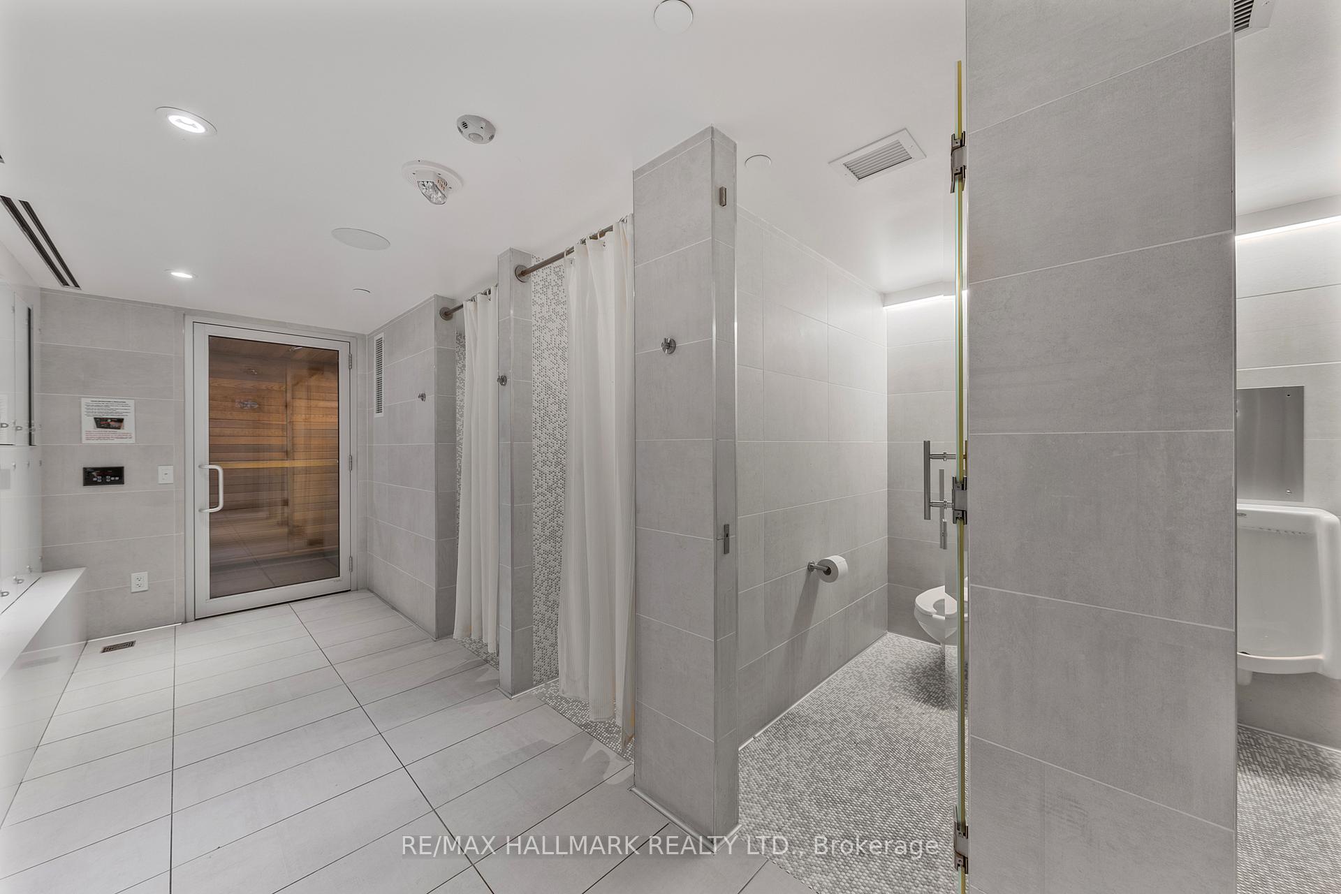 2 Bedrooms Condo at 5 Soudan, Toronto For sale