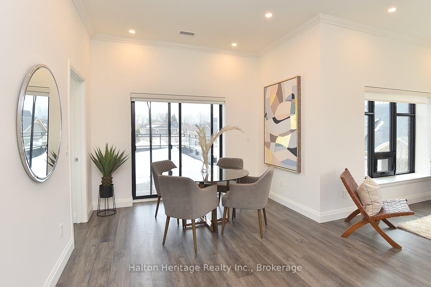 2 Bedrooms Condo at 30 Hamilton,  Hamilton For sale