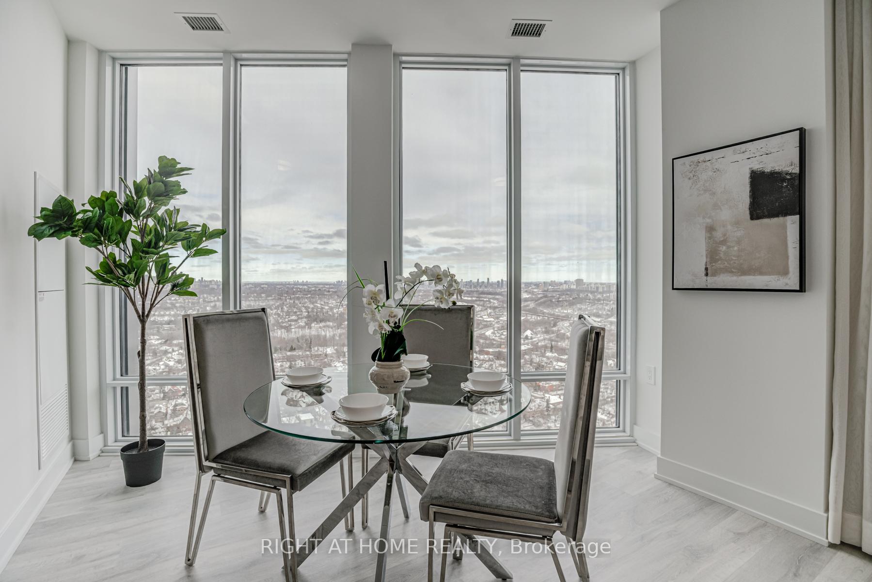 2 Bedrooms Condo at 575 Bloor,  Toronto For sale