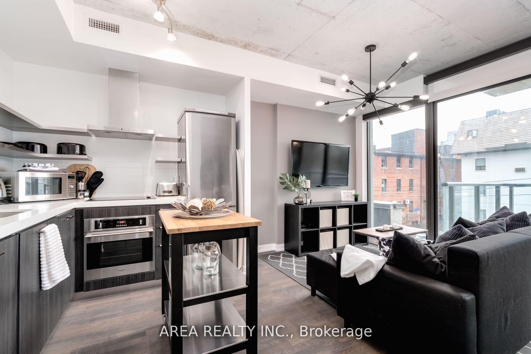 2 Bedrooms Condo at 461 Adelaide, Toronto For sale