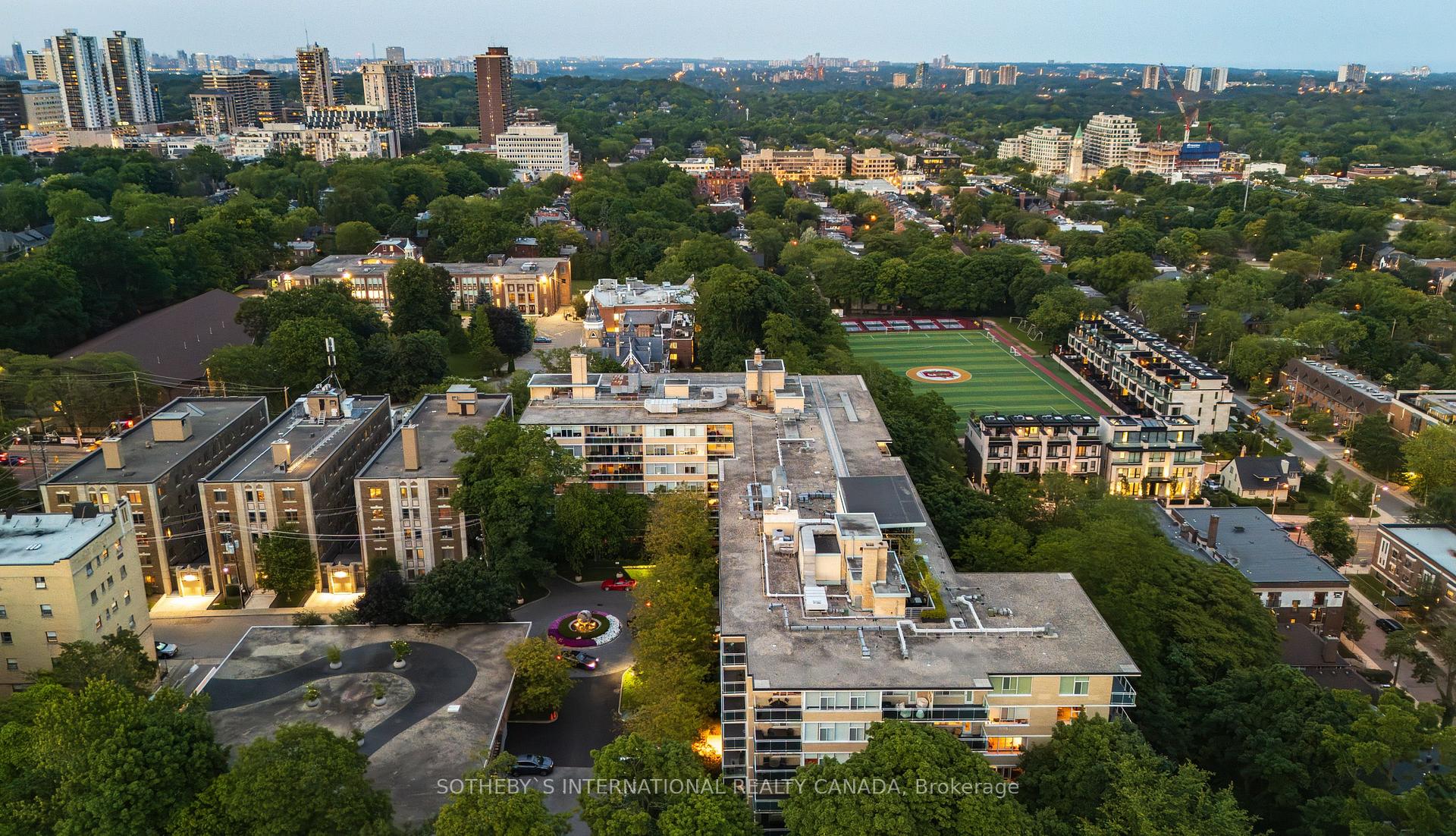 3 Bedrooms Condo at 1 Benvenuto,  Toronto For sale