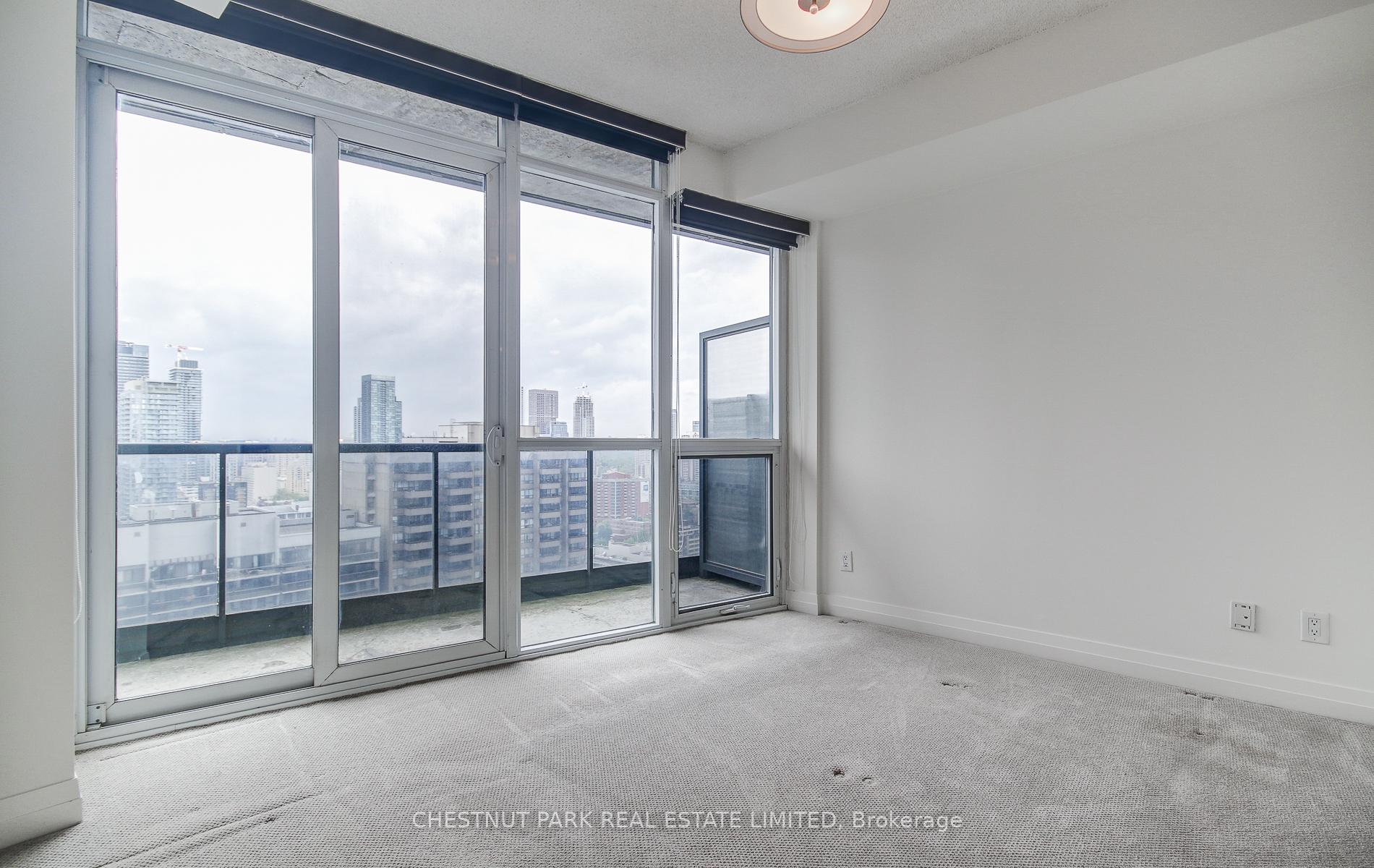 2 Bedrooms Condo at 25 Carlton, Toronto For sale