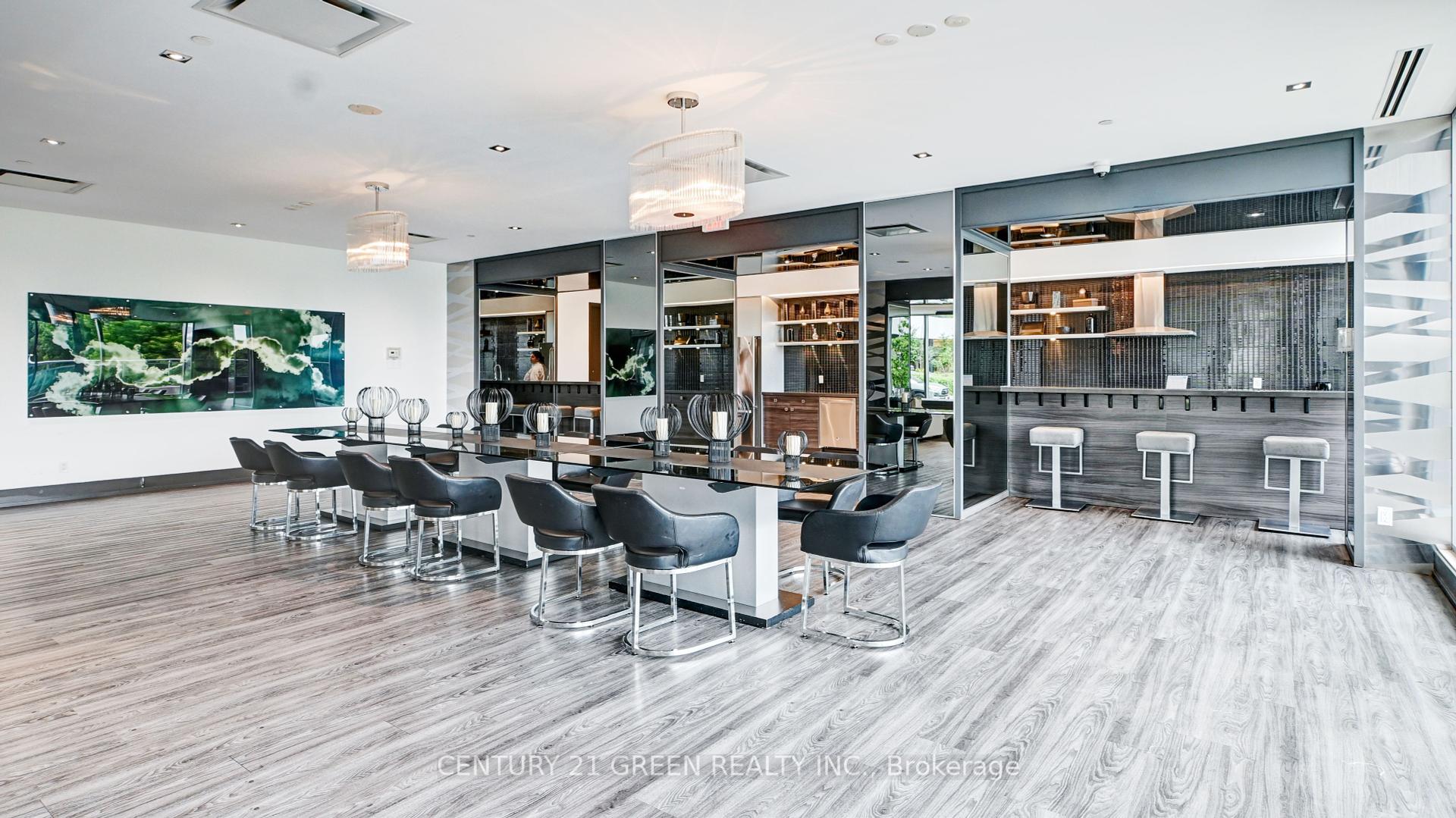 2 Bedrooms Condo at 33 Shore Breeze, Toronto For sale