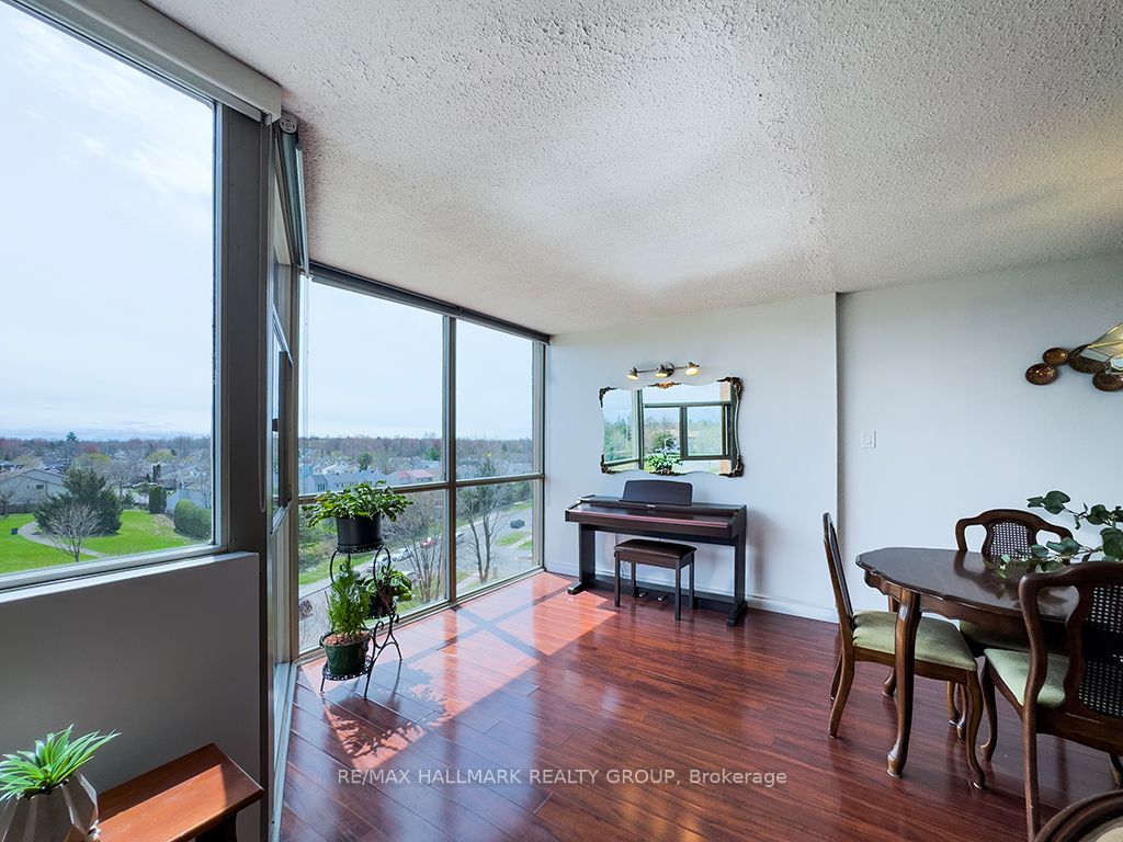 #707 - 2760 Carousel Crescent, BlossomParkAirportandArea, ON K1T 2N4