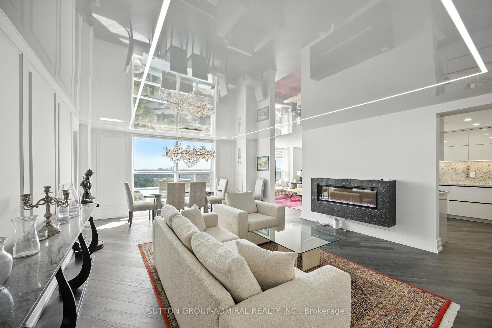 2 Bedrooms Condo at 131 Beecroft, Toronto For sale