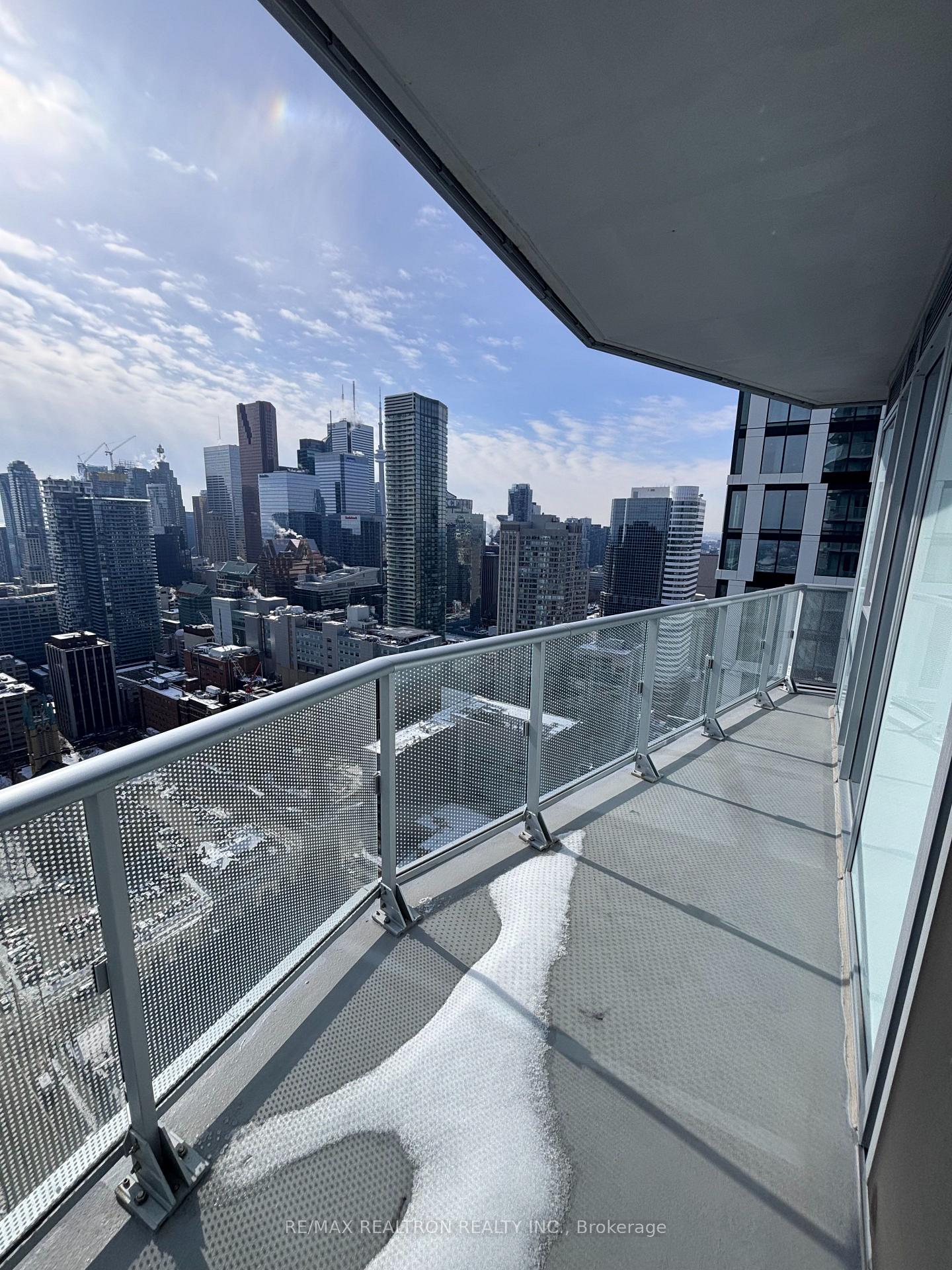 3 Bedrooms Condo at 100 Dalhousie, Toronto For sale