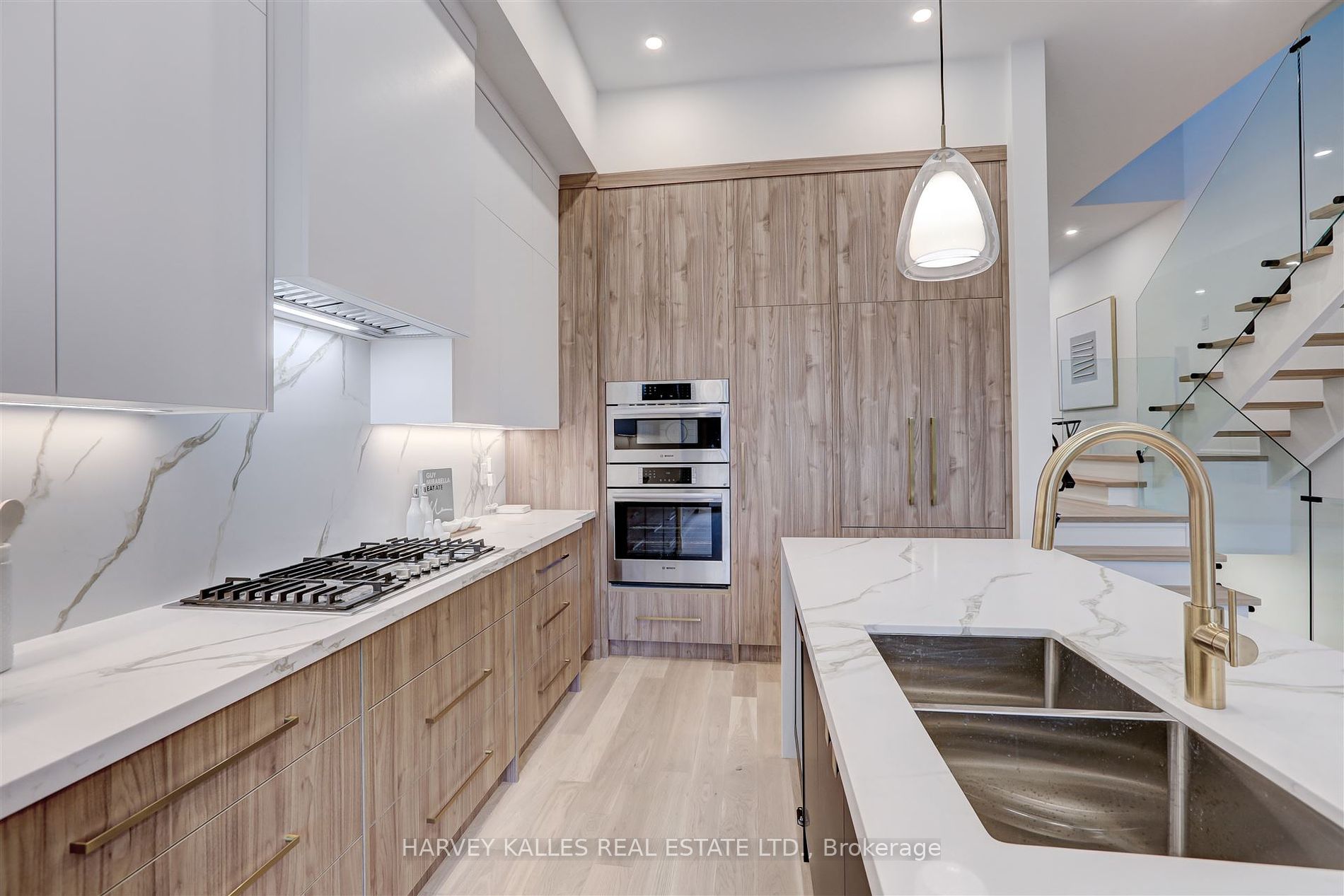 7B Bracebridge Avenue