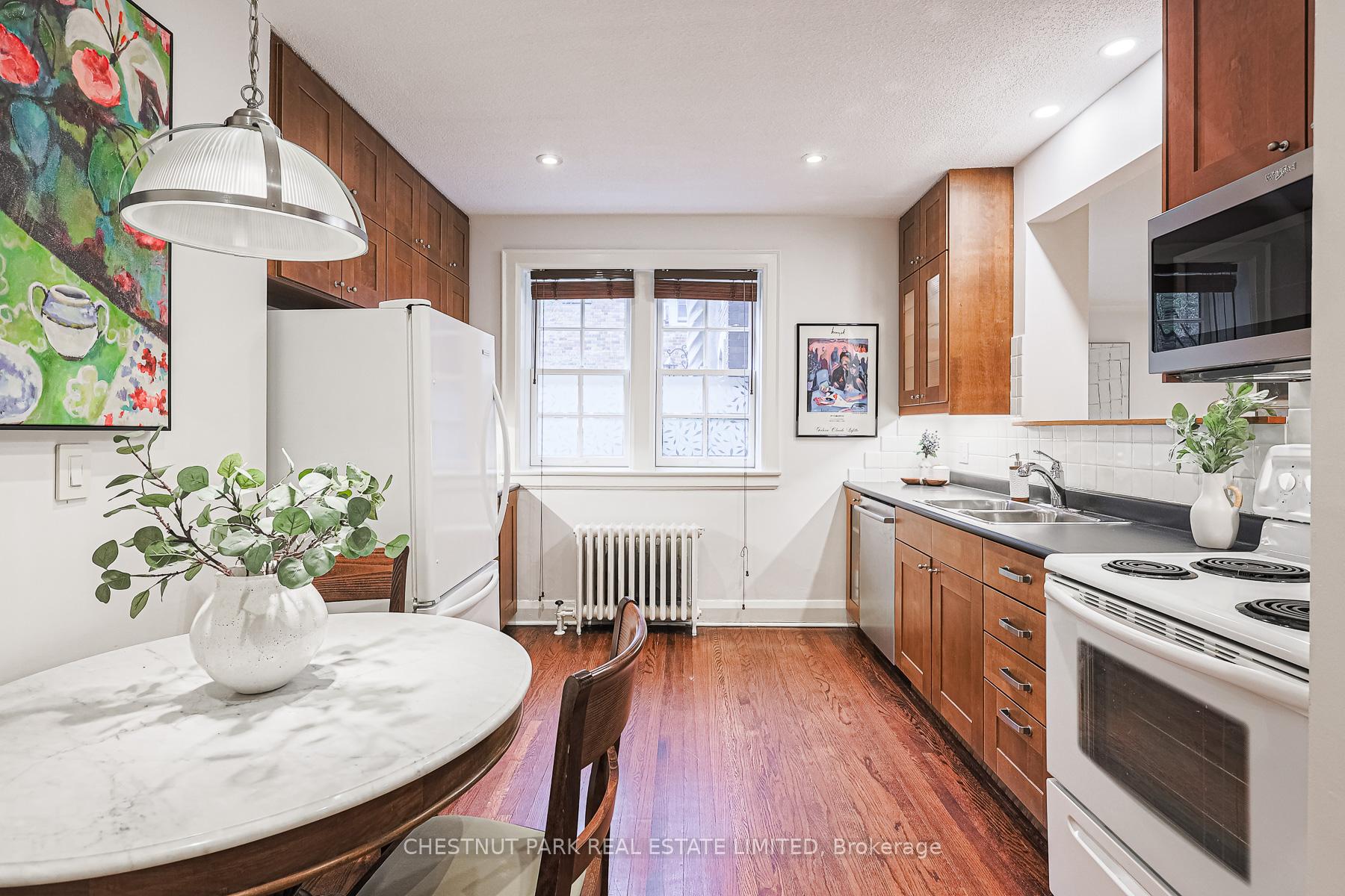 4 Bedrooms Condo at 480 Oriole, Toronto For sale