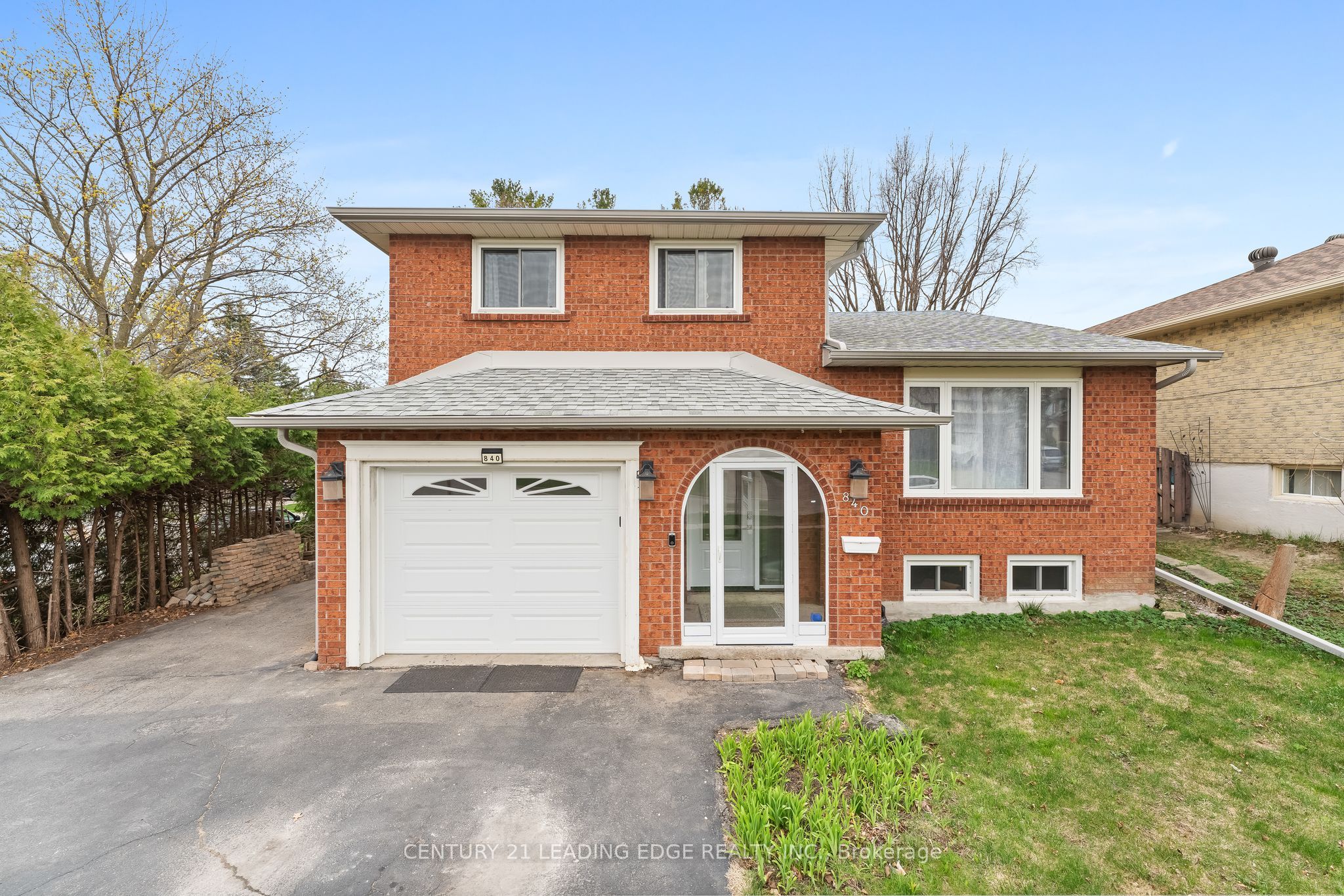 840 William Booth Crescent, Oshawa, ON L1G 7N4