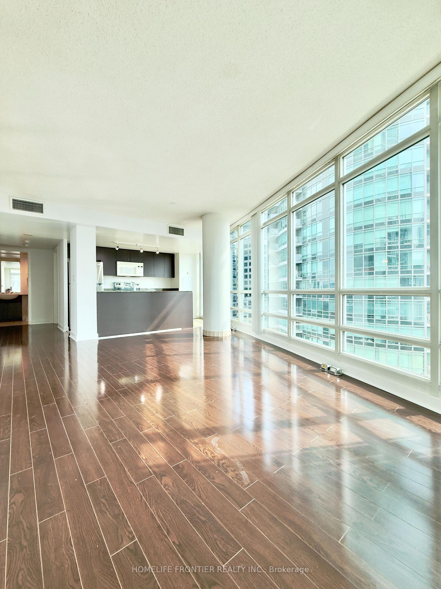 2 Bedrooms Condo at 381 Front, Toronto For sale