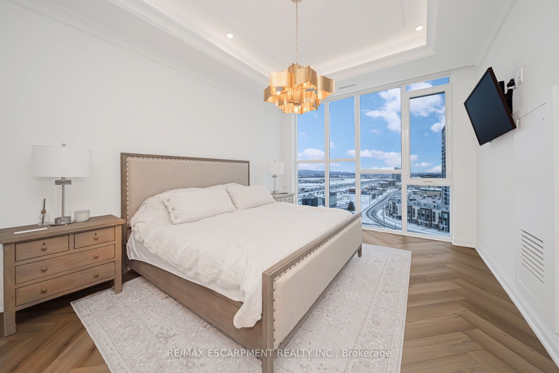 16 Concord Place, #905