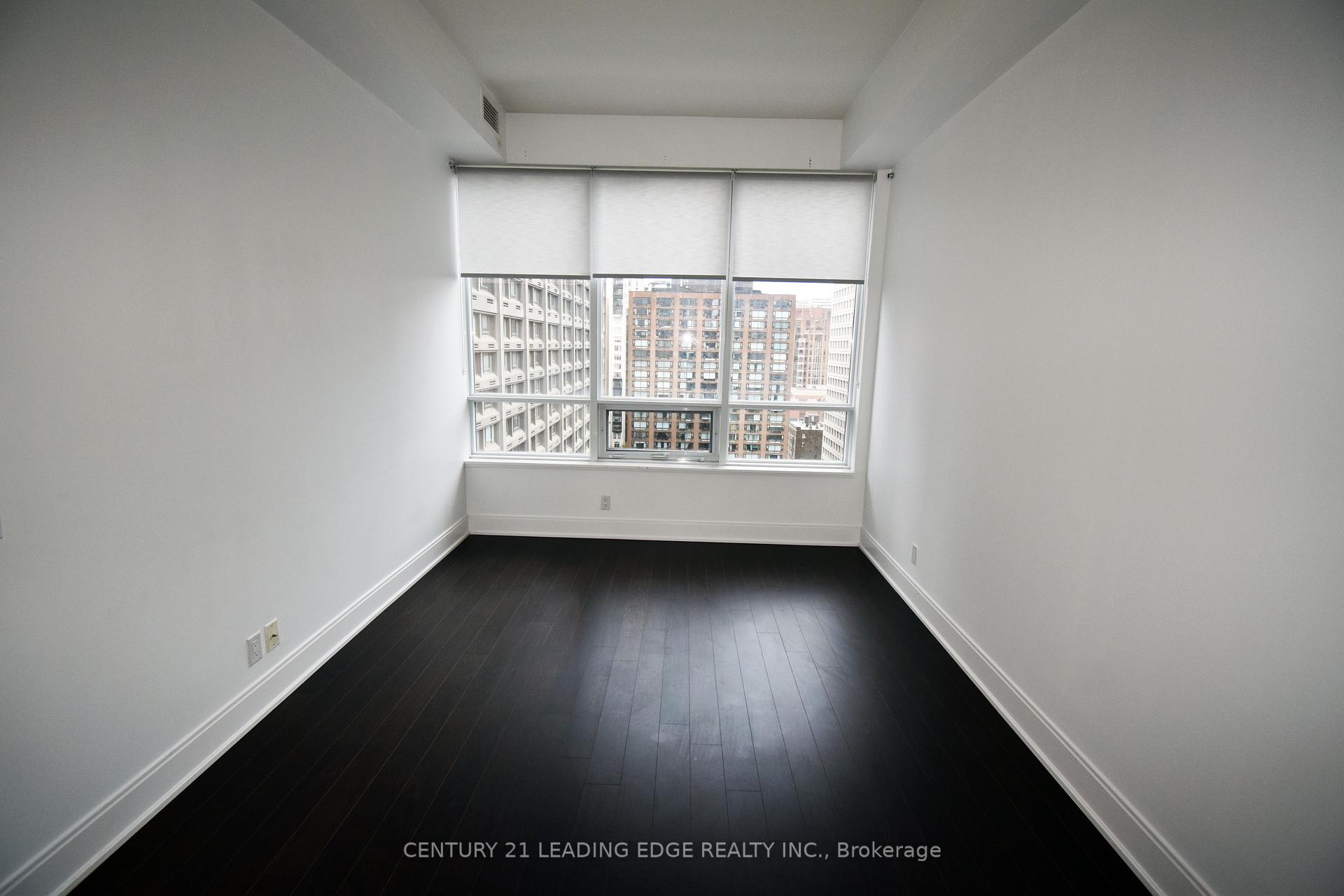 2 Bedrooms Condo at 21 BALMUTO, Toronto For sale
