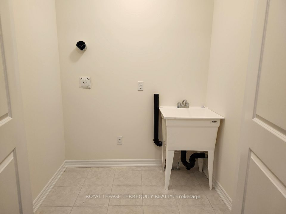 https://trreb-image.ampre.ca/Kdwwa8tDLpW1JWWQCgRt1a-D95TkWK28W45uqWFYxsE/rs:fit:960:960/wm:.5:so:0:50:.4/wmsh:10/wmt:PHNwYW4gZm9yZWdyb3VuZD0nd2hpdGUnIGZvbnQ9JzY4Jz5ST1lBTCBMRVBBR0UgVEVSUkVRVUlUWSBSRUFMVFksIEJyb2tlcmFnZTwvc3Bhbj4/L3RycmViL2xpc3RpbmdzLzQwLzkzLzk3Lzk1L3AvNTkxNjVkMWItYTFhNi00YjFlLWJkMzktZmViMmZlODdiMjEyLmpwZw.jpg