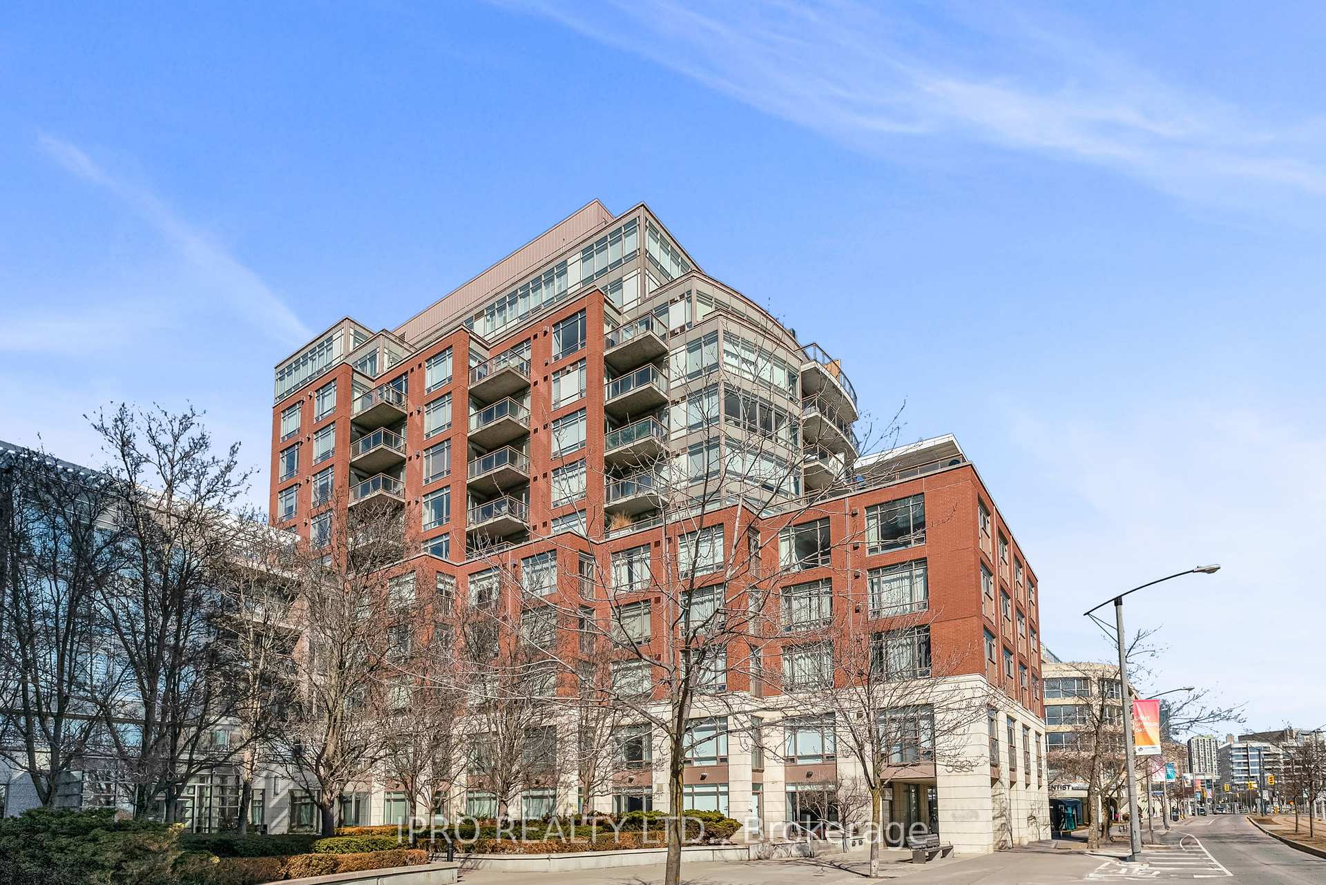 3 Bedrooms Condo at 500 Queens, Toronto For sale