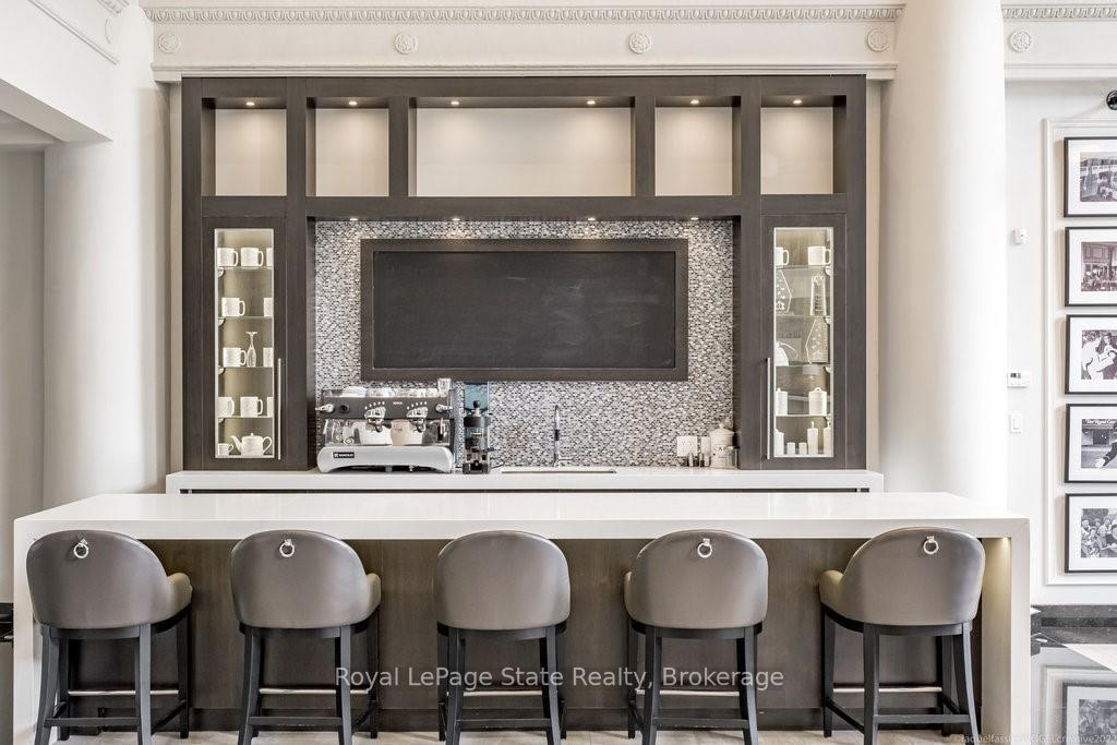 1 Bedroom Condo at 118 KING,  Hamilton For sale