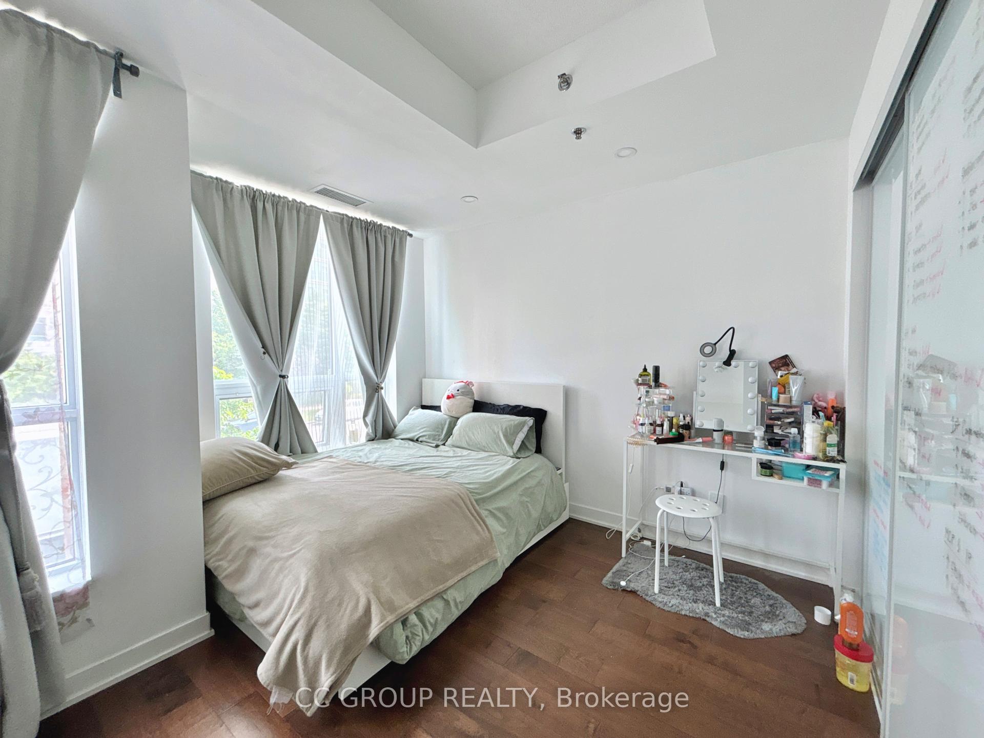 3 Bedrooms Condo at 215 Bonis, Toronto For sale