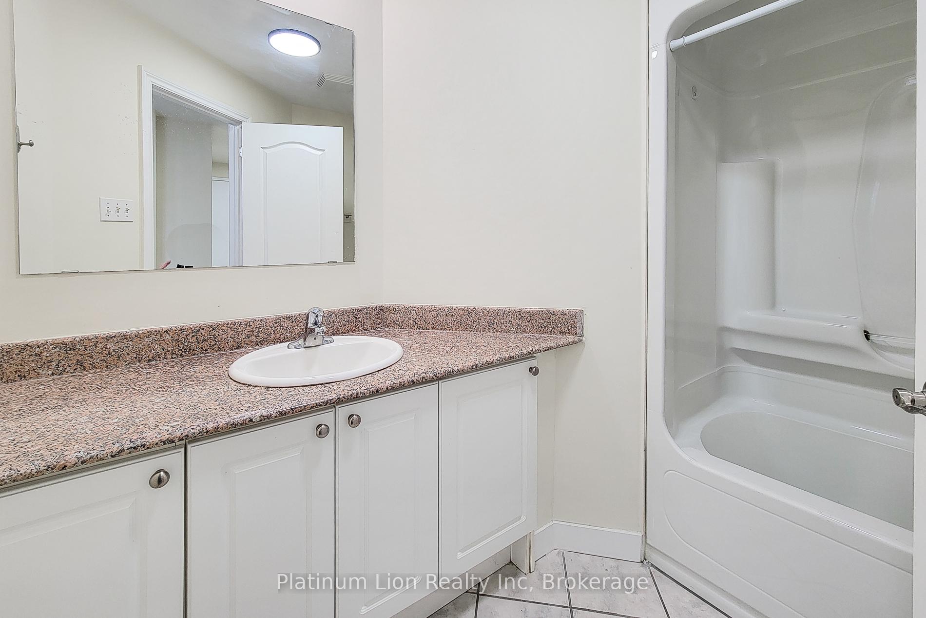 2 Bedrooms Condo at 135 James,  Hamilton For sale